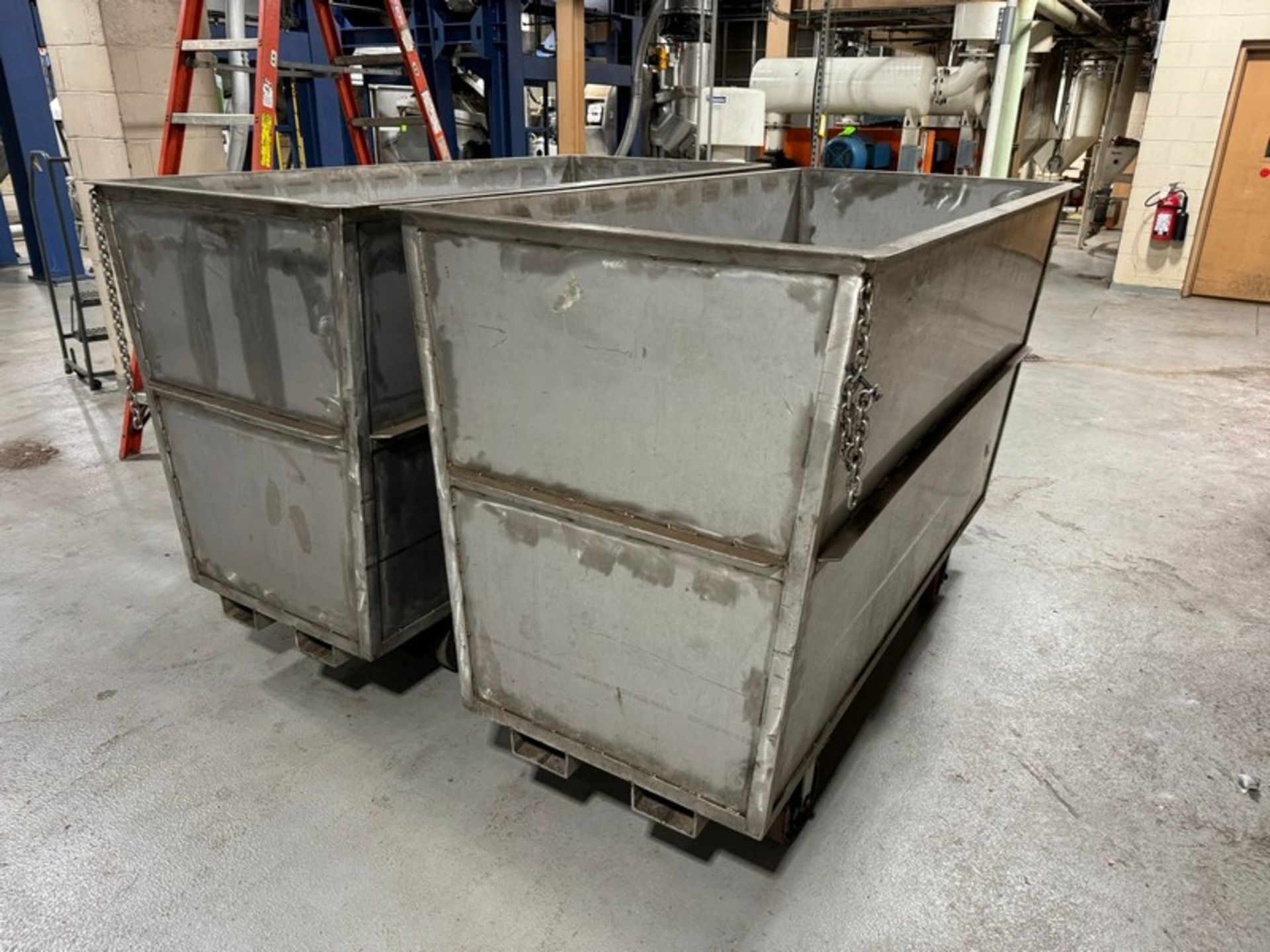 (2) S/S Single Wall Portable Bins (LOCATED IN FREEHOLD, N.J.) (Simple Loading Fee $220) - Image 3 of 5