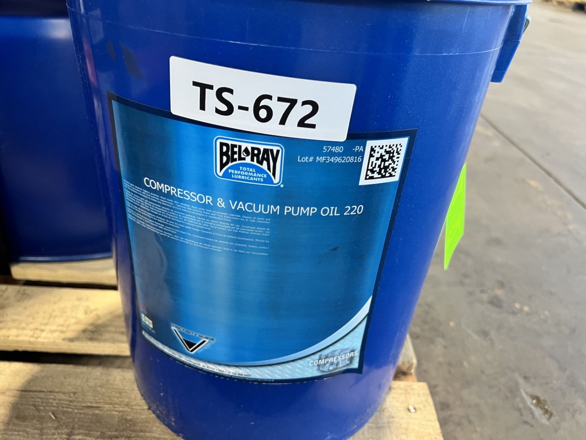 55-GALLON DRUM OF BELRAY NO-TOX SYNTRA FOOD GRADE SYNTHETIC OIL 220, (2) 5-GALLON BUCKETS OF OIL - Image 4 of 4