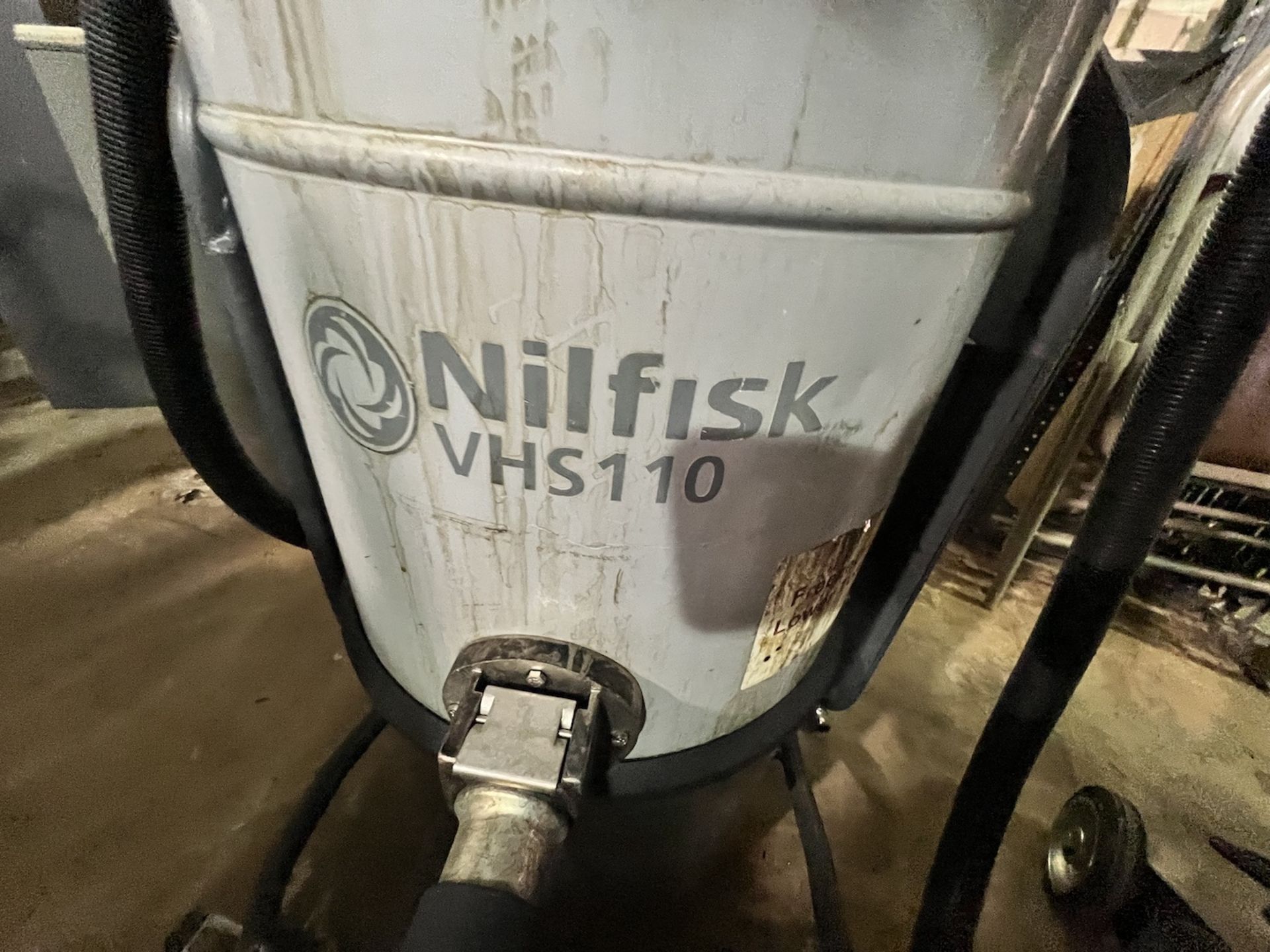 NILFISK EXPLOSION PROOF INDUSTRIAL VACUUM, MODEL VHS110, S/N 3820183100105 - Bild 4 aus 6