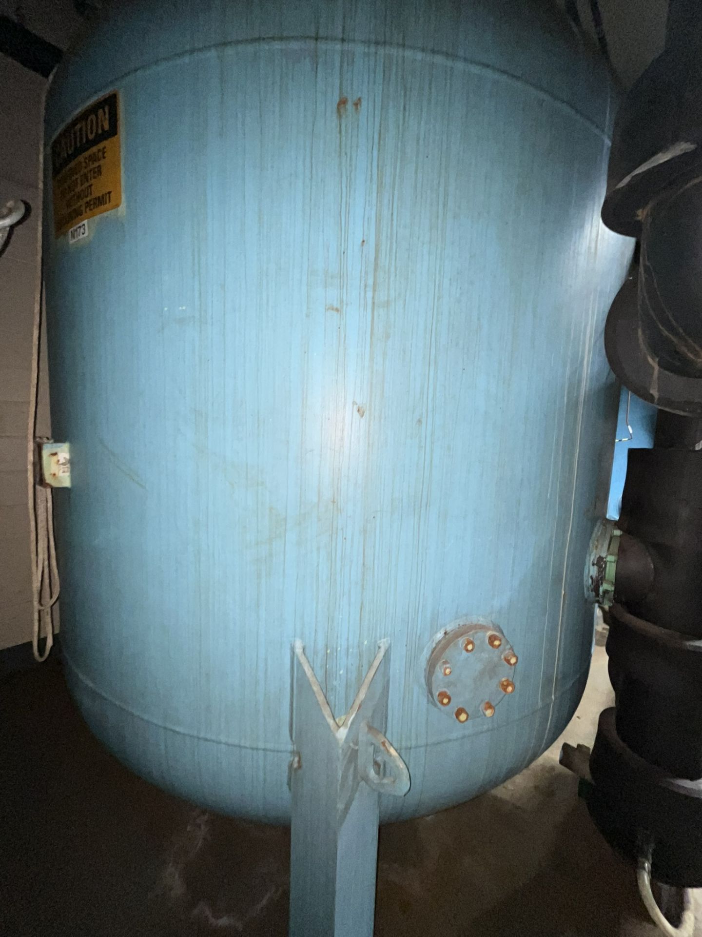 LESENA STEEL FAB VERTICAL AIR TANK (Located Freehold, NJ) (Simple Loading Fee $3,850) - Image 6 of 9