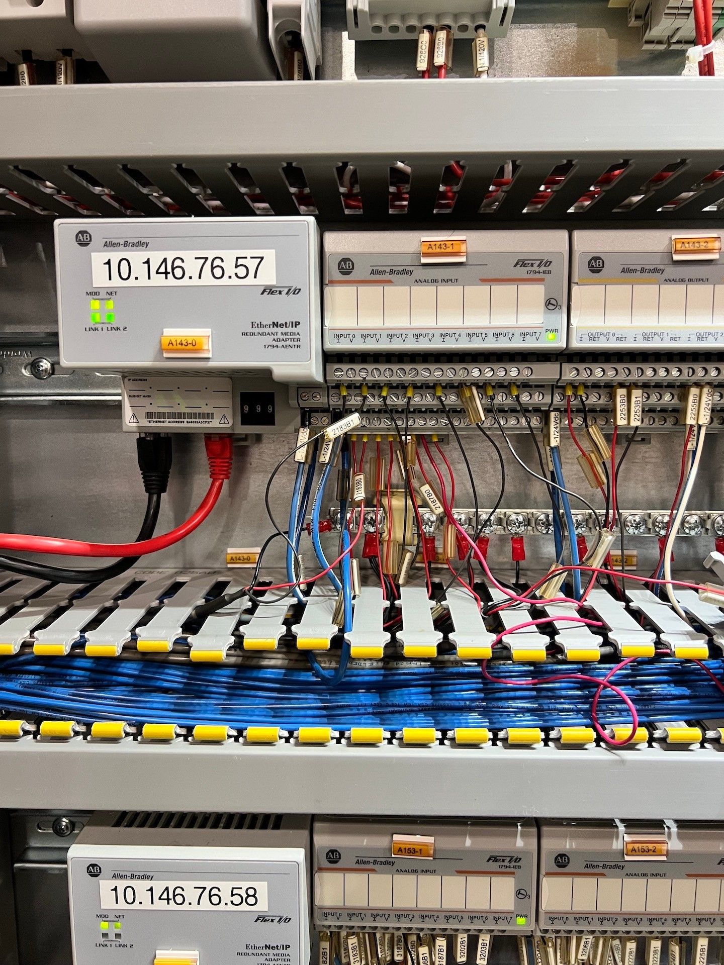 SINTECO 2-DOOR CONTROL CABINET (OPERATES WITH LOTS 293C AND 293D), (2) ALLEN BRADLEY ETHERNET/IP, - Image 5 of 5