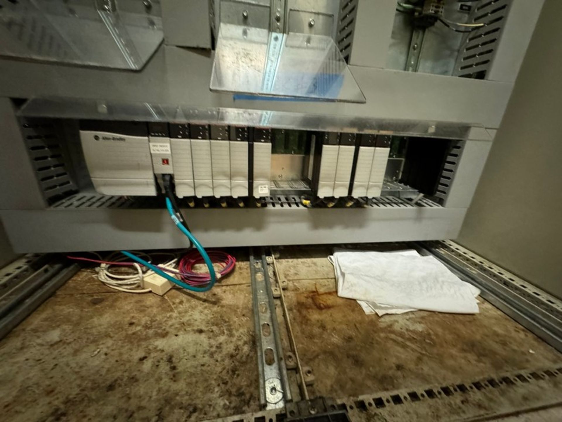 (5) Allen-Bradley PLC Racks (NOTE: Does Not Include Control Panel—PLC Racks Only)(LOCATED IN - Image 3 of 7