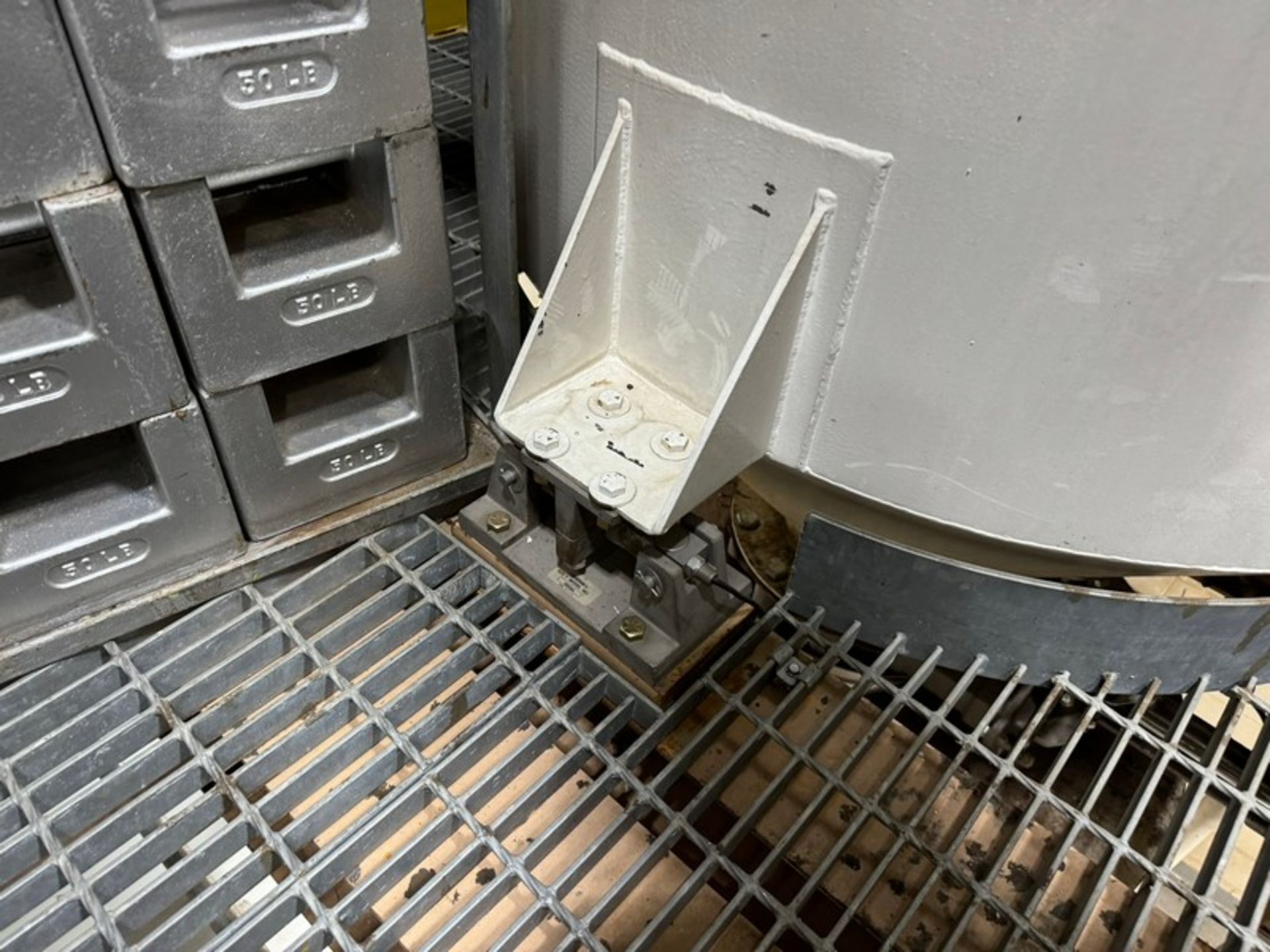 Horizon Systems Inc. Weigh Batch Hopper, with Bottom Mounter Discharge Valve, Mounted on Load - Image 3 of 8