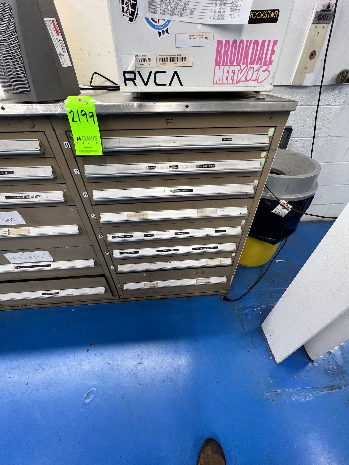 PARTS CABINET WTH CONTENTS, INCLUDES ASSORTED HARDWARE, RETAINING RINGS, AND MORE