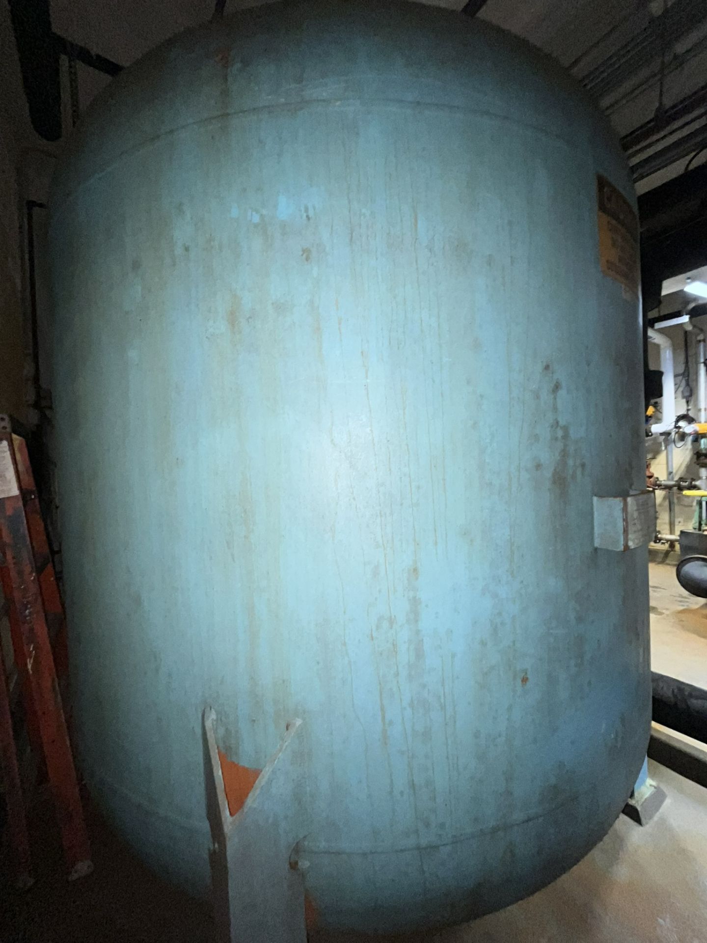 LESENA STEEL FAB VERTICAL AIR TANK (Located Freehold NJ) (Simple Loading Fee $3,850)