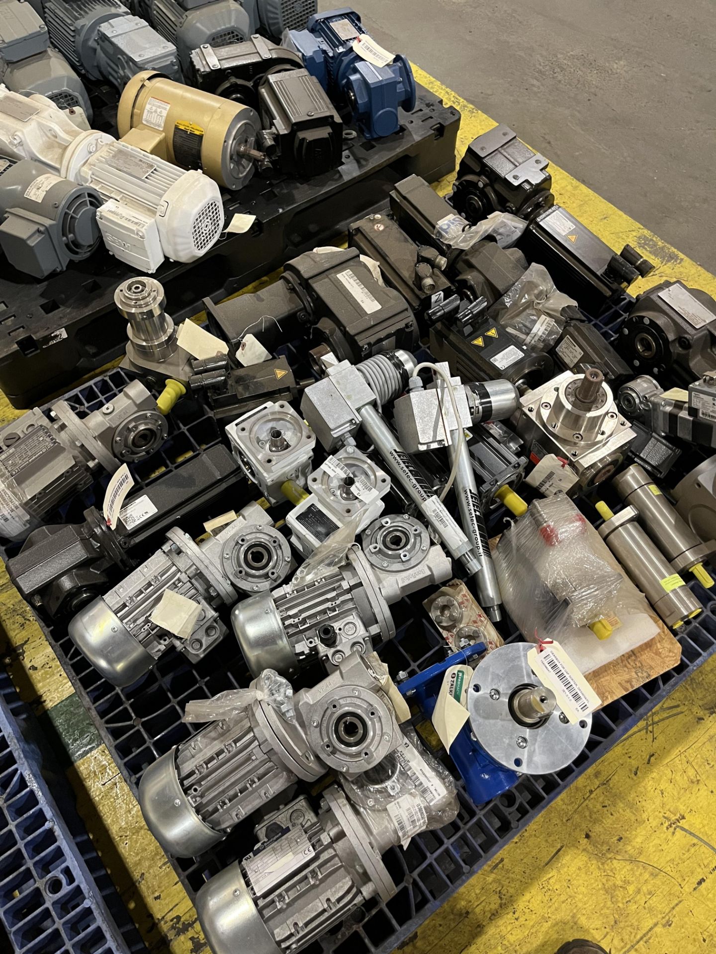 PALLET OF ASSORTED MOTORS (Simple Loading Fee $220) - Image 5 of 13