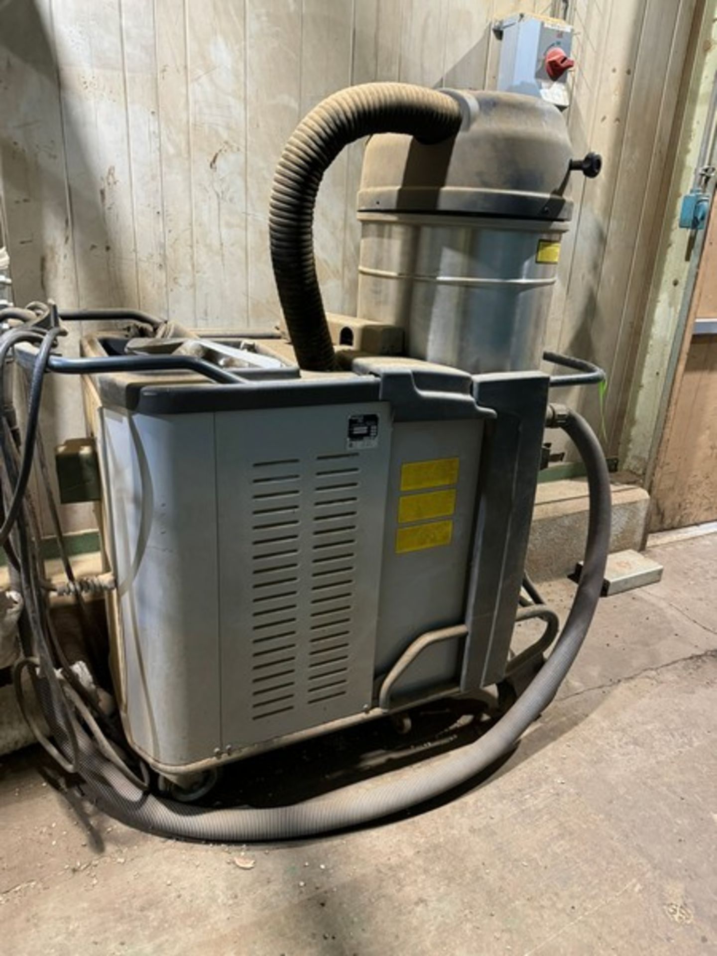 Nilfisk Portable Dust Collector, M/N VHT437EXP, S/N 170500245, On Portable Frame (LOCATED IN - Image 3 of 5