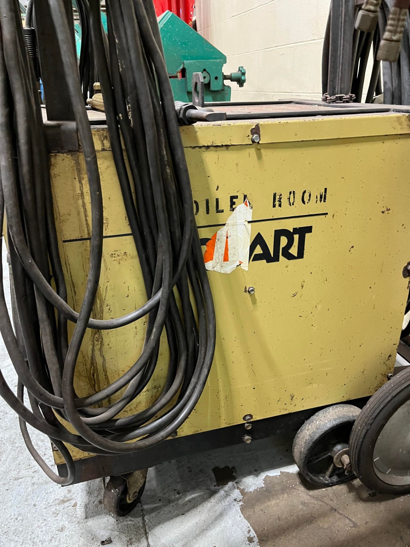 HOBART MEGA-ARC200 WELDER, AMPS 200 VOLTS 28 (SIMPLE LOADING FEE $110) - Image 4 of 4