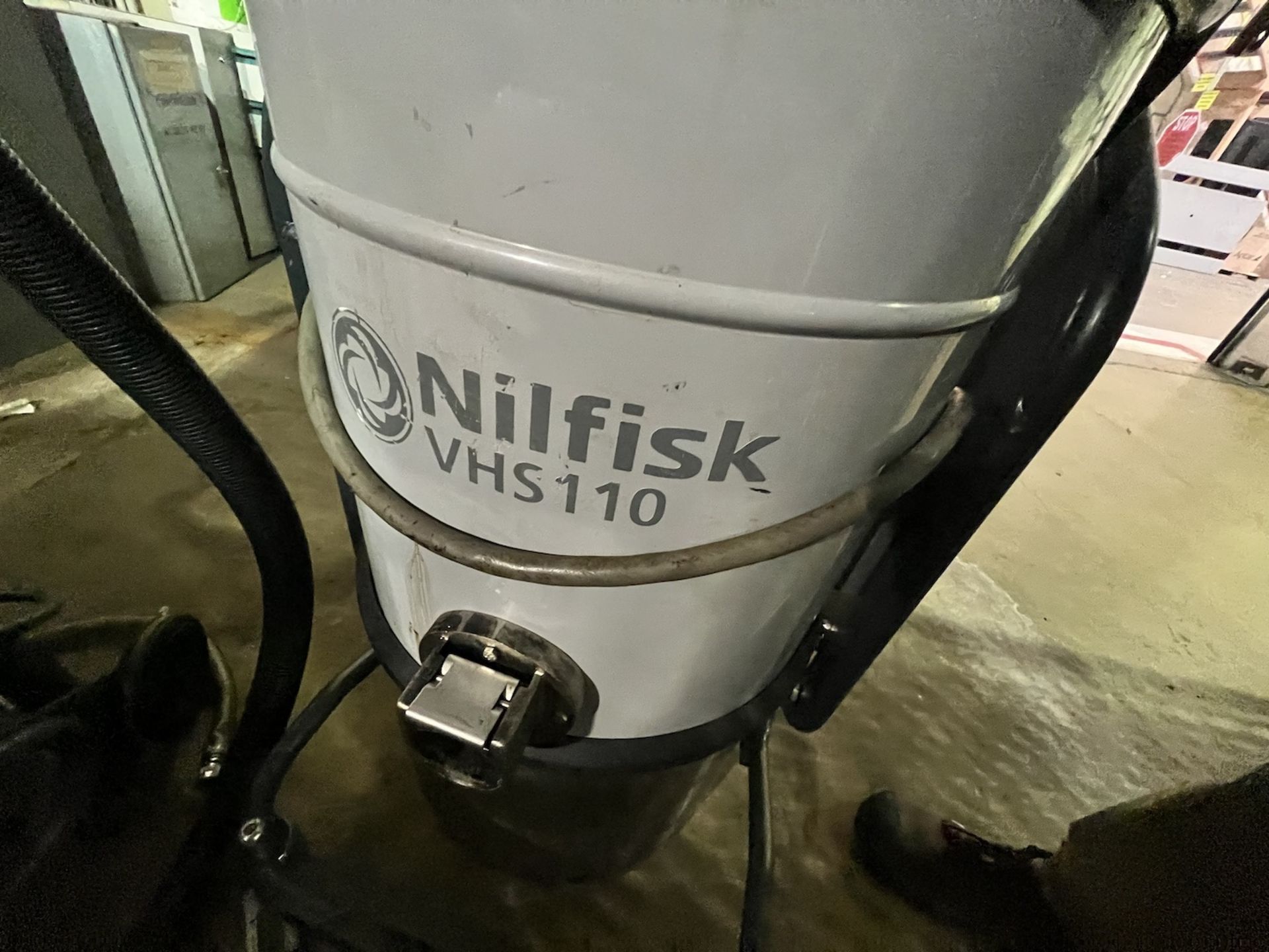 NILFISK EXPLOSION PROOF INDUSTRIAL VACUUM, MODEL VHS110, S/N 3820174800451 - Bild 4 aus 8