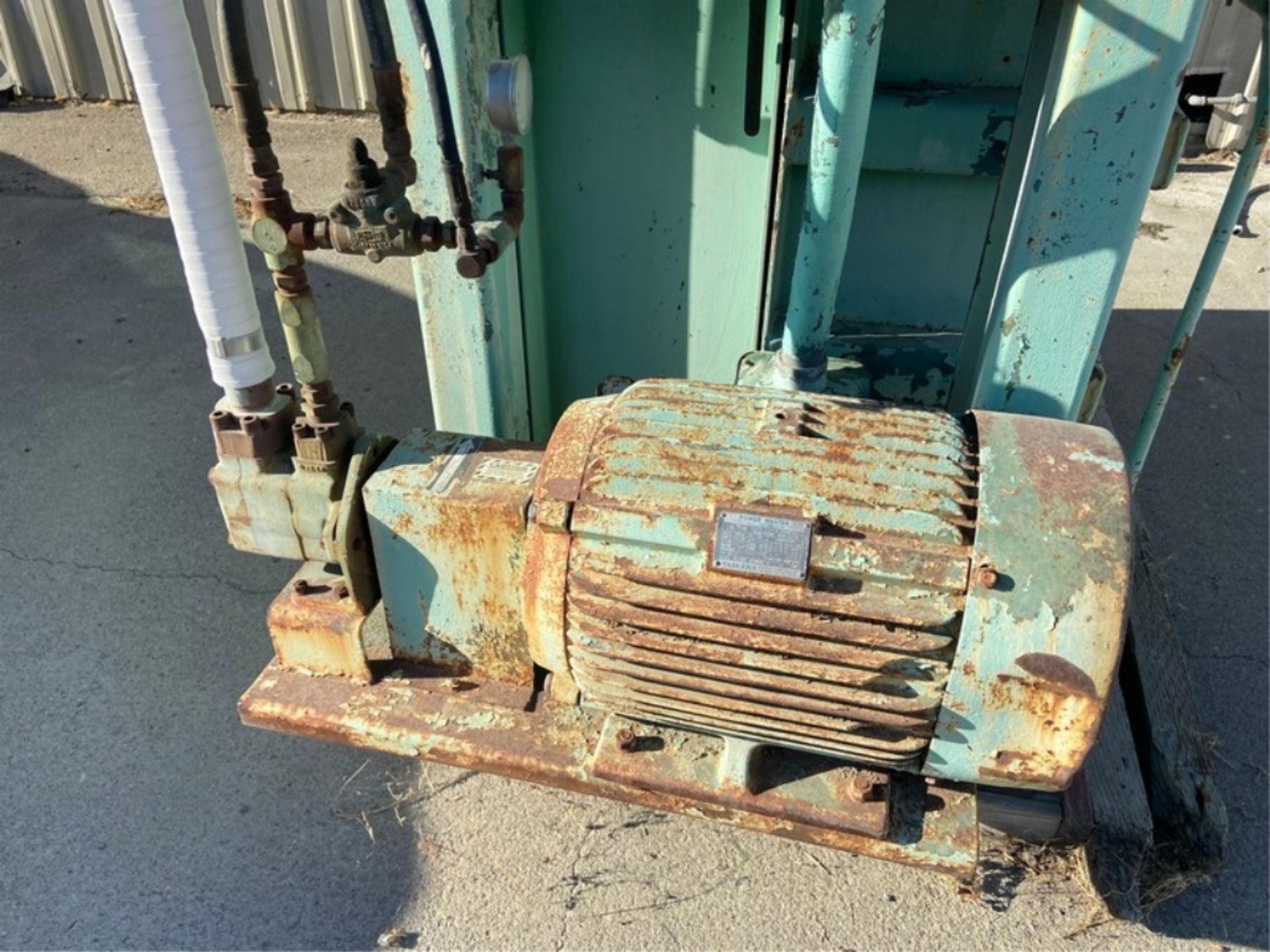 Freeman Vertical Trash Compactor, with 25 hpMotor(LOCATED IN MANTECA, CA)(RIGGING, LOADING, SITE - Bild 4 aus 5