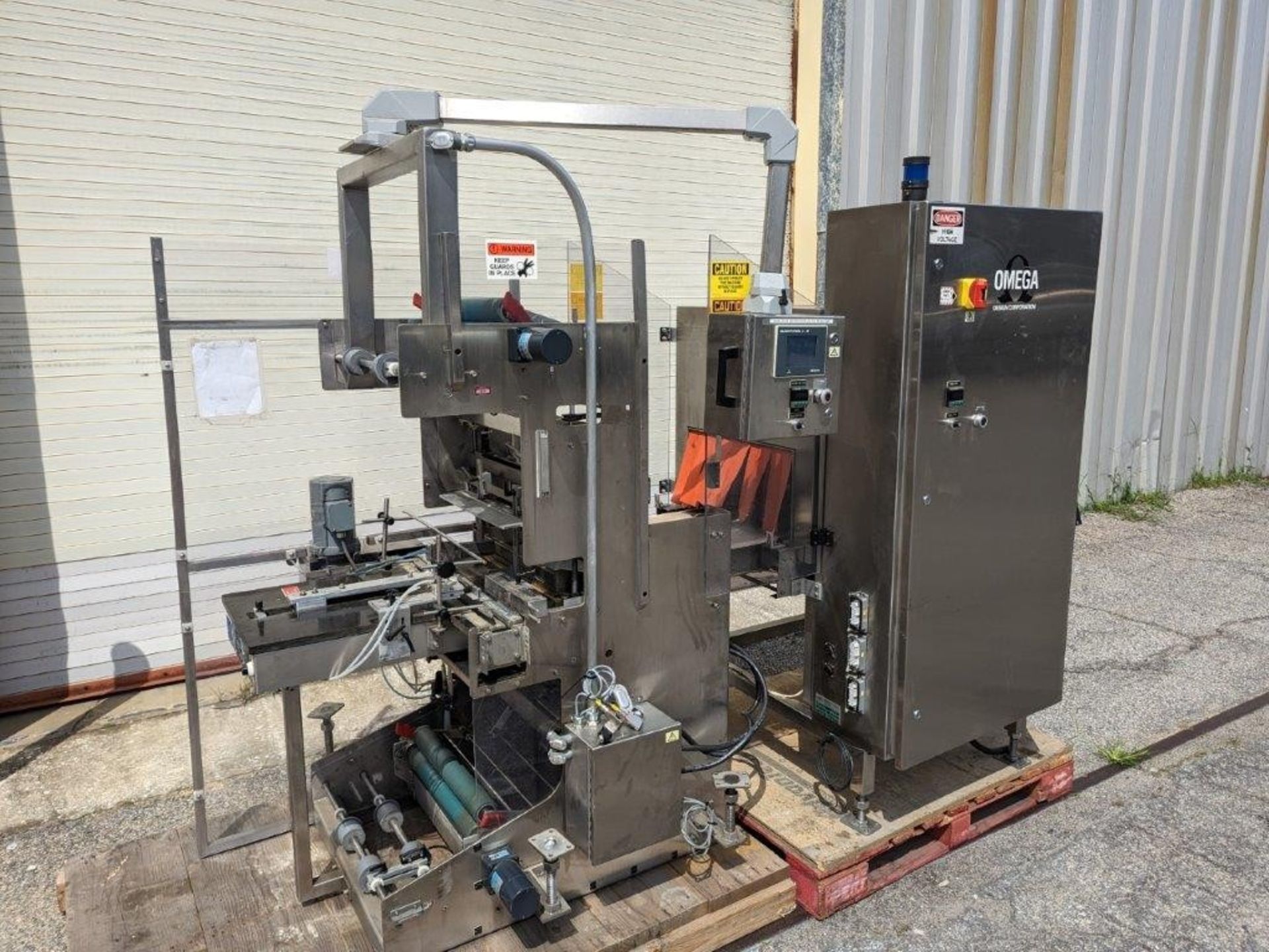 OMEGA SL-18 Shrink Bundler and Heat Tunnel; Max bundle size 17"" W x 11"" H (Located in South - Image 2 of 5