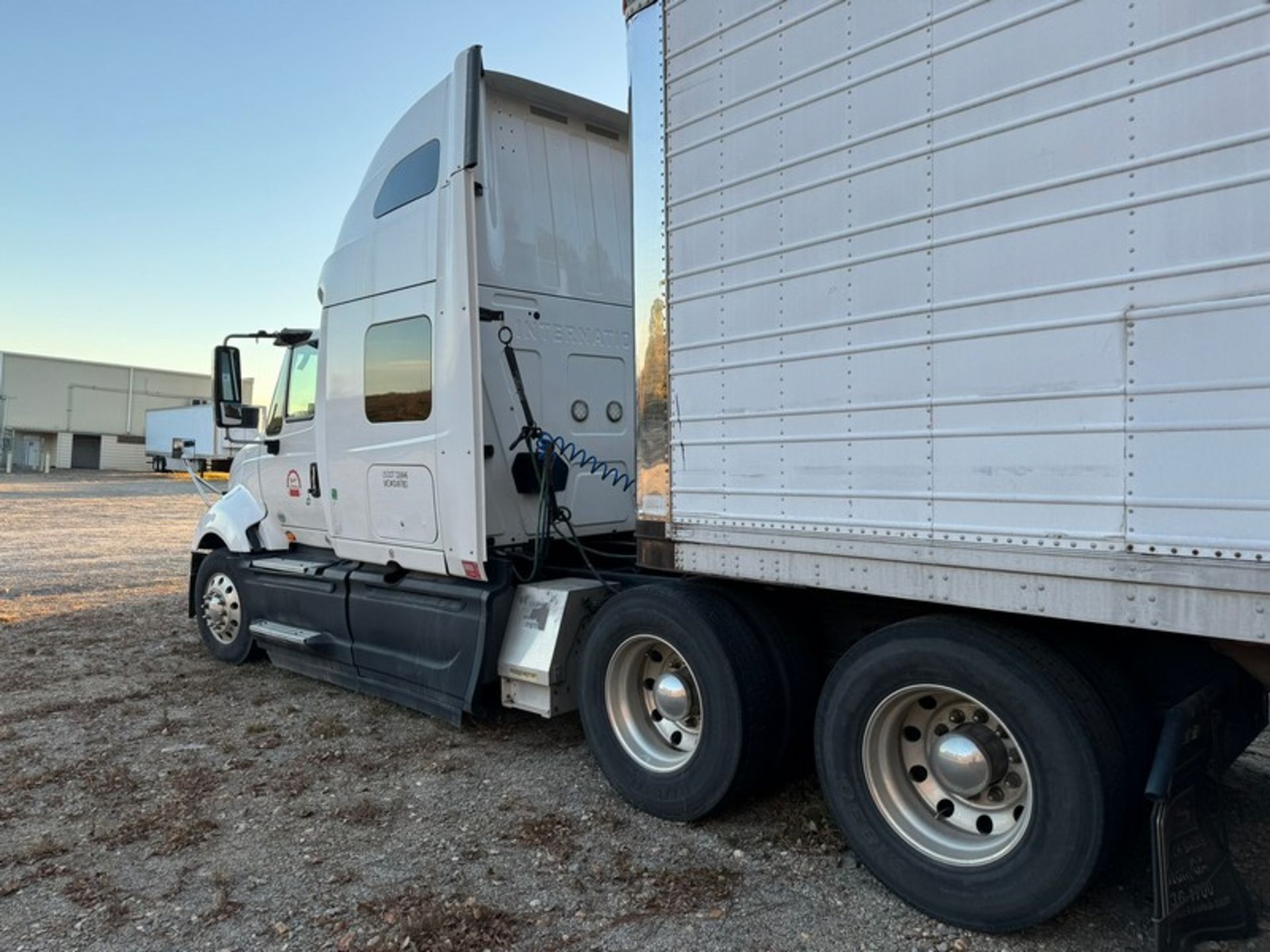 2012 International Truck Tractor, VIN #: 3HSDJAPPR0GN002705, with Sleep Cab, Miles: 684, 121(Service - Bild 3 aus 29