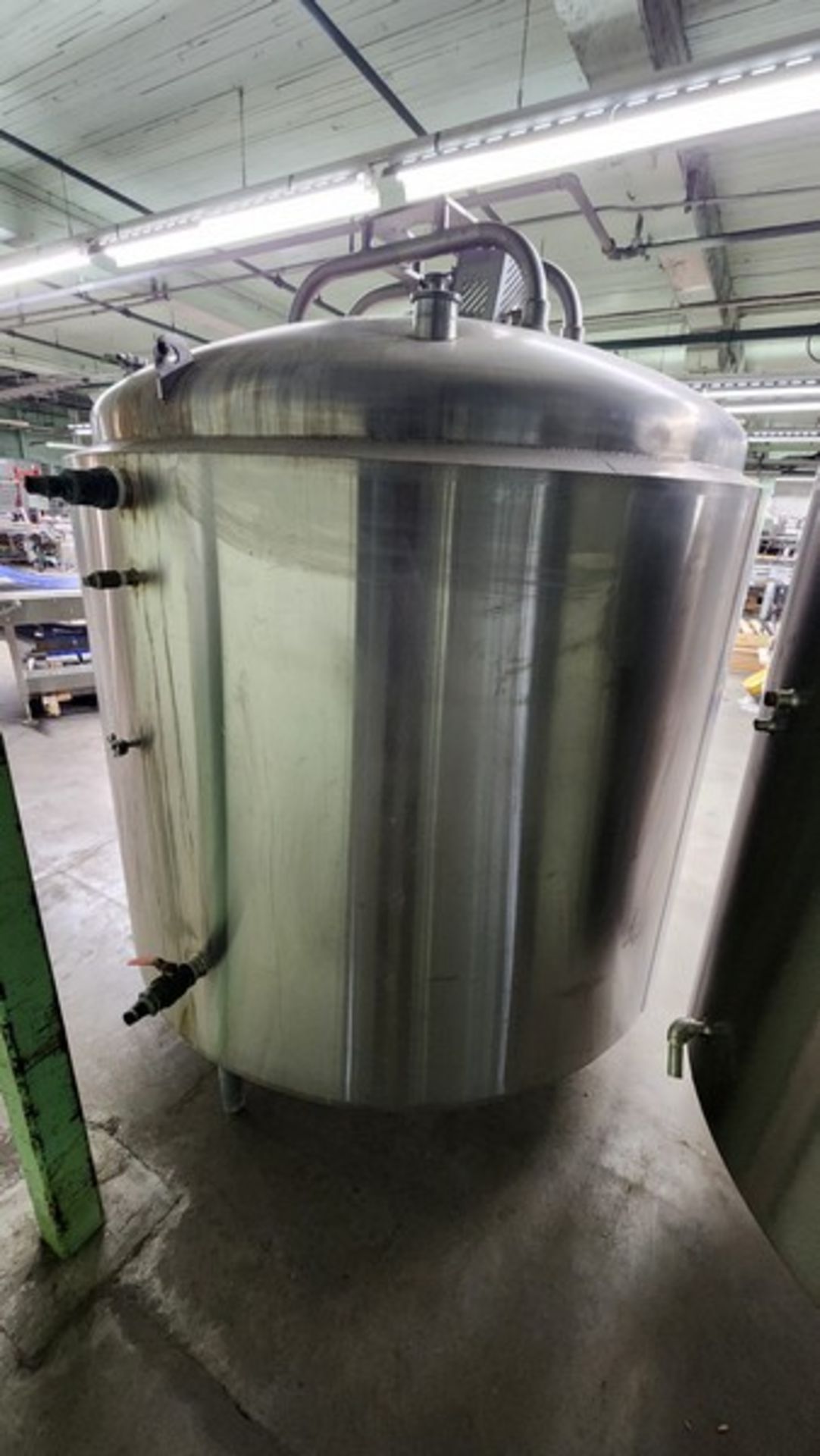 Cooling mixing tank 316 Stainless steel capacity of 750 usg motor\gearbox is missing (Loading Fee $ - Image 2 of 4