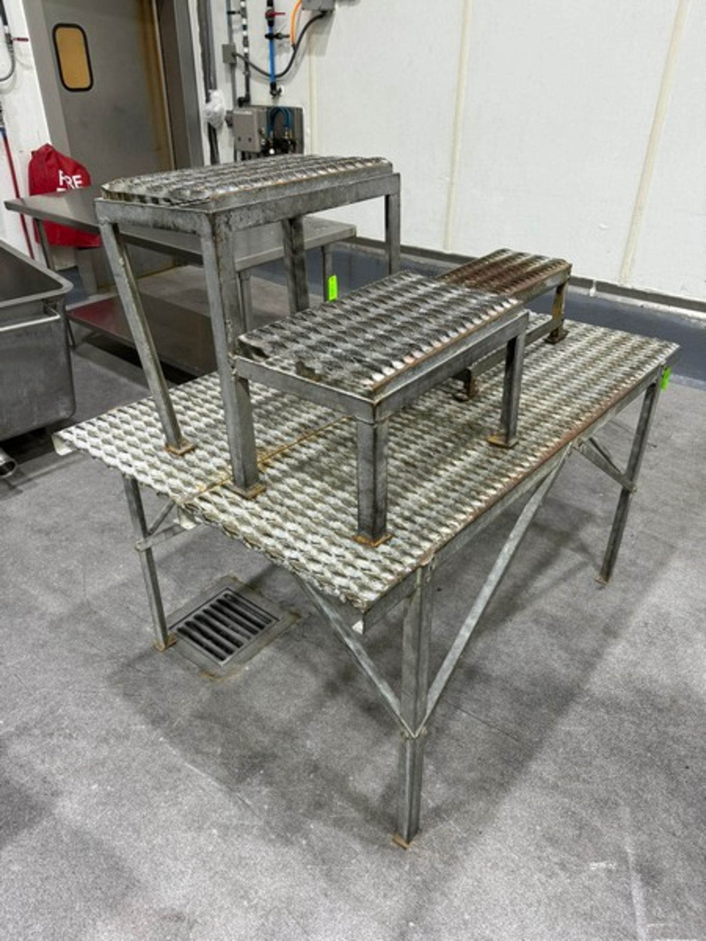 S/S Platforms & Stairs (3-Pce. Lot) (RIGGING, LOADING, & SITE MANAGEMENT FEE: $25.00 USD) (LOCATED - Image 2 of 3