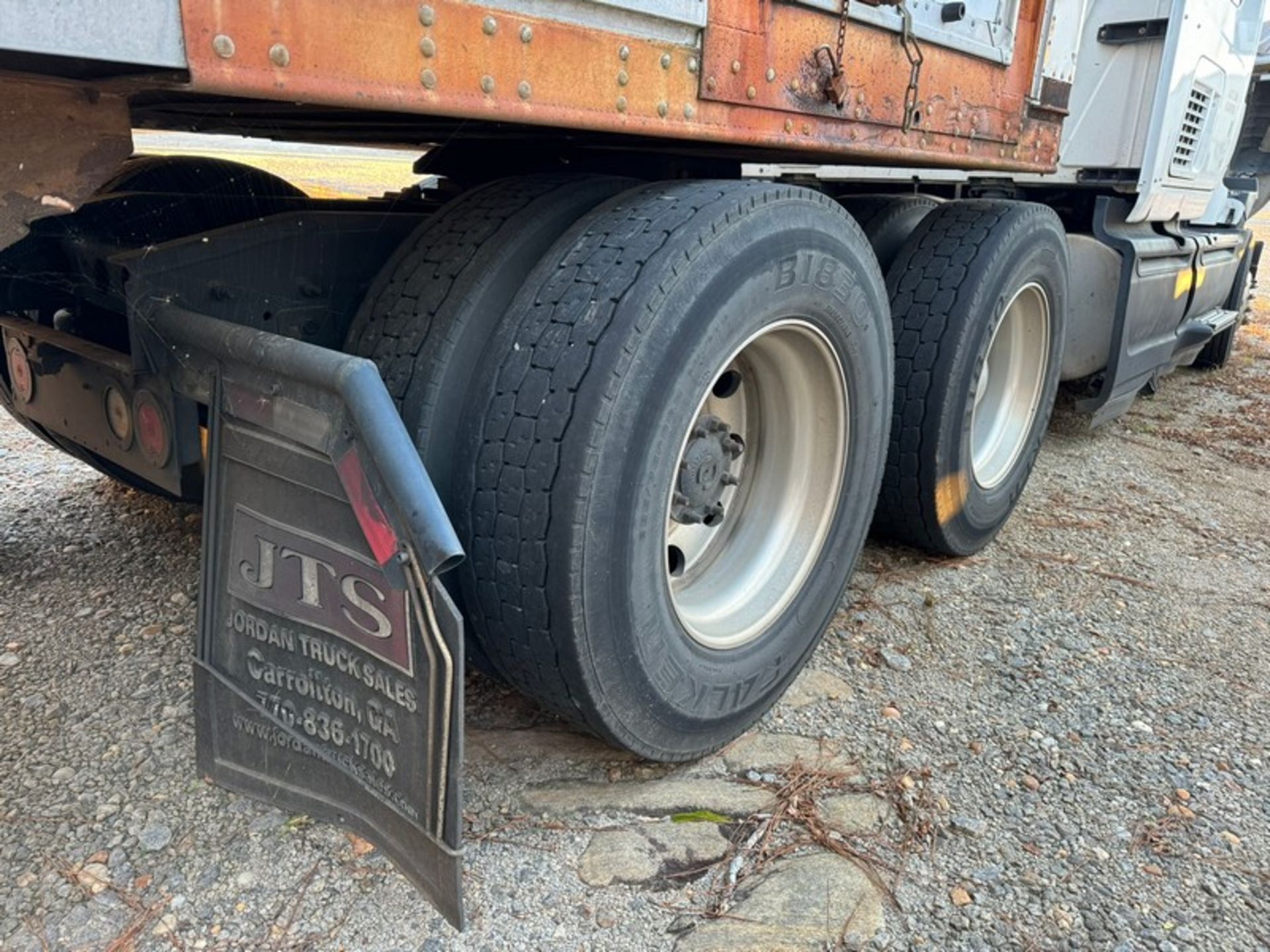 2012 International Truck Tractor, VIN #: 3HSDJAPPR0GN002705, with Sleep Cab, Miles: 684, 121(Service - Image 28 of 29