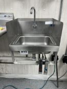 ONE BOWL STAINLESS STEEL SINK MODEL:NSFD032054 DIMS APPROX 48" L 29" W 40" H