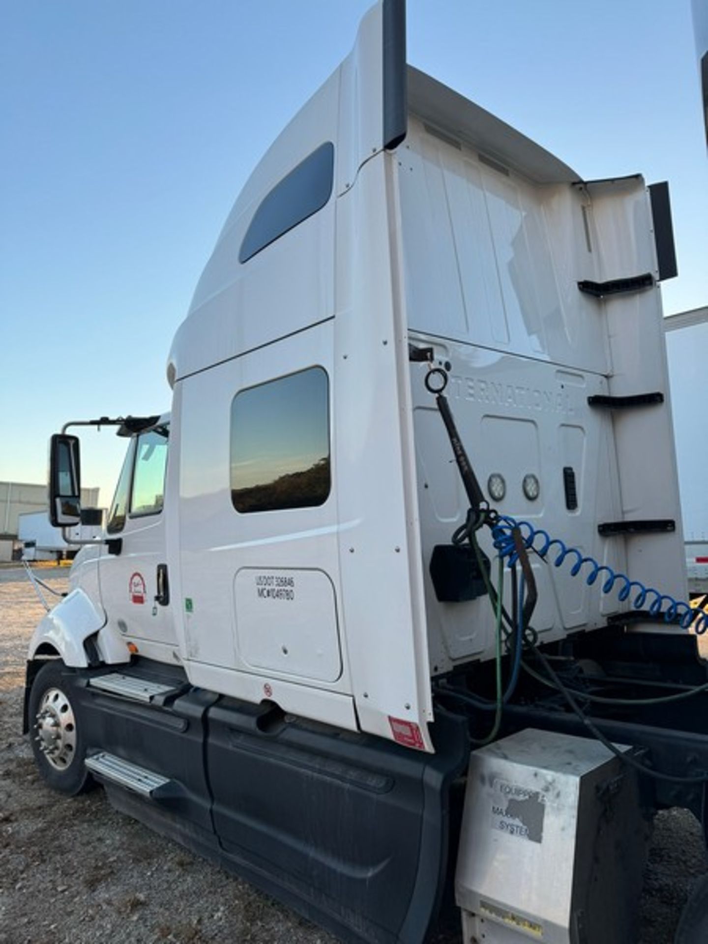 2012 International Truck Tractor, VIN #: 3HSDJAPPR0GN002705, with Sleep Cab, Miles: 684, 121(Service - Bild 5 aus 29