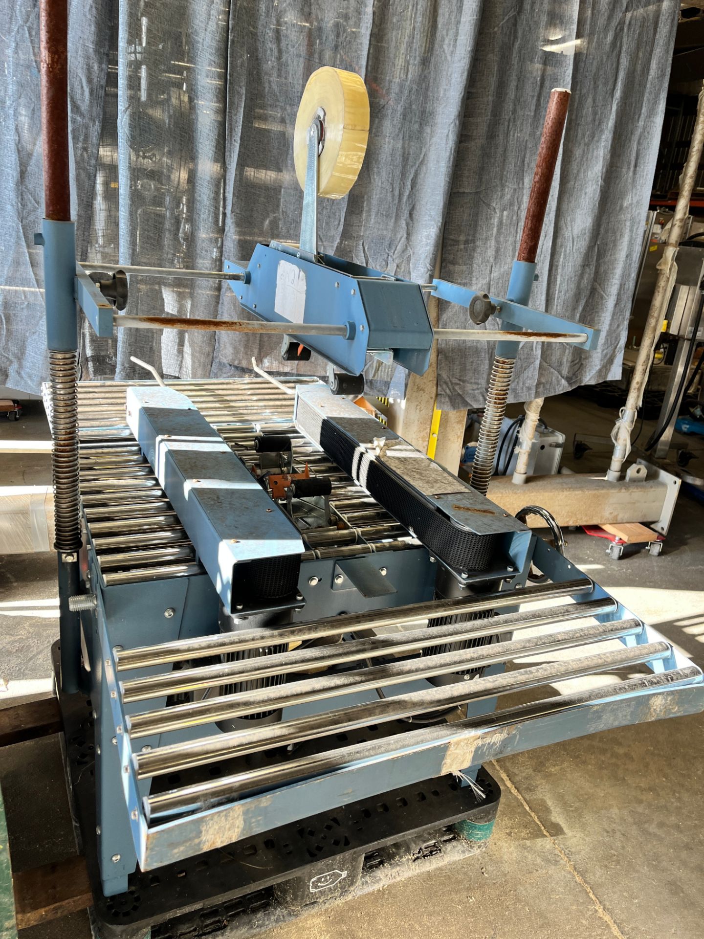 Used Case Taper (Item #13980-025) (Loading Fee $100) (Located Hammonton, NJ)