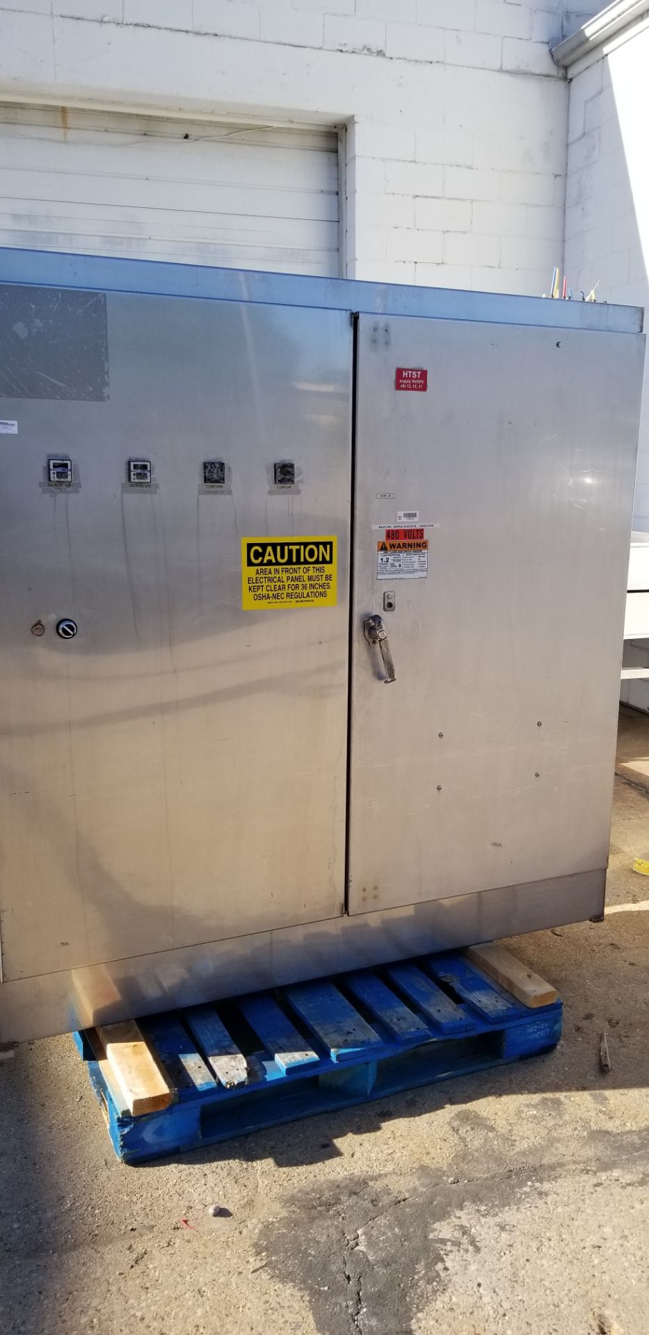 Paterurizer 5400 gal/h with ballast tank, hold tube 2 1/2"; Valves; Electric panel. (Loading Fee $ - Image 4 of 6