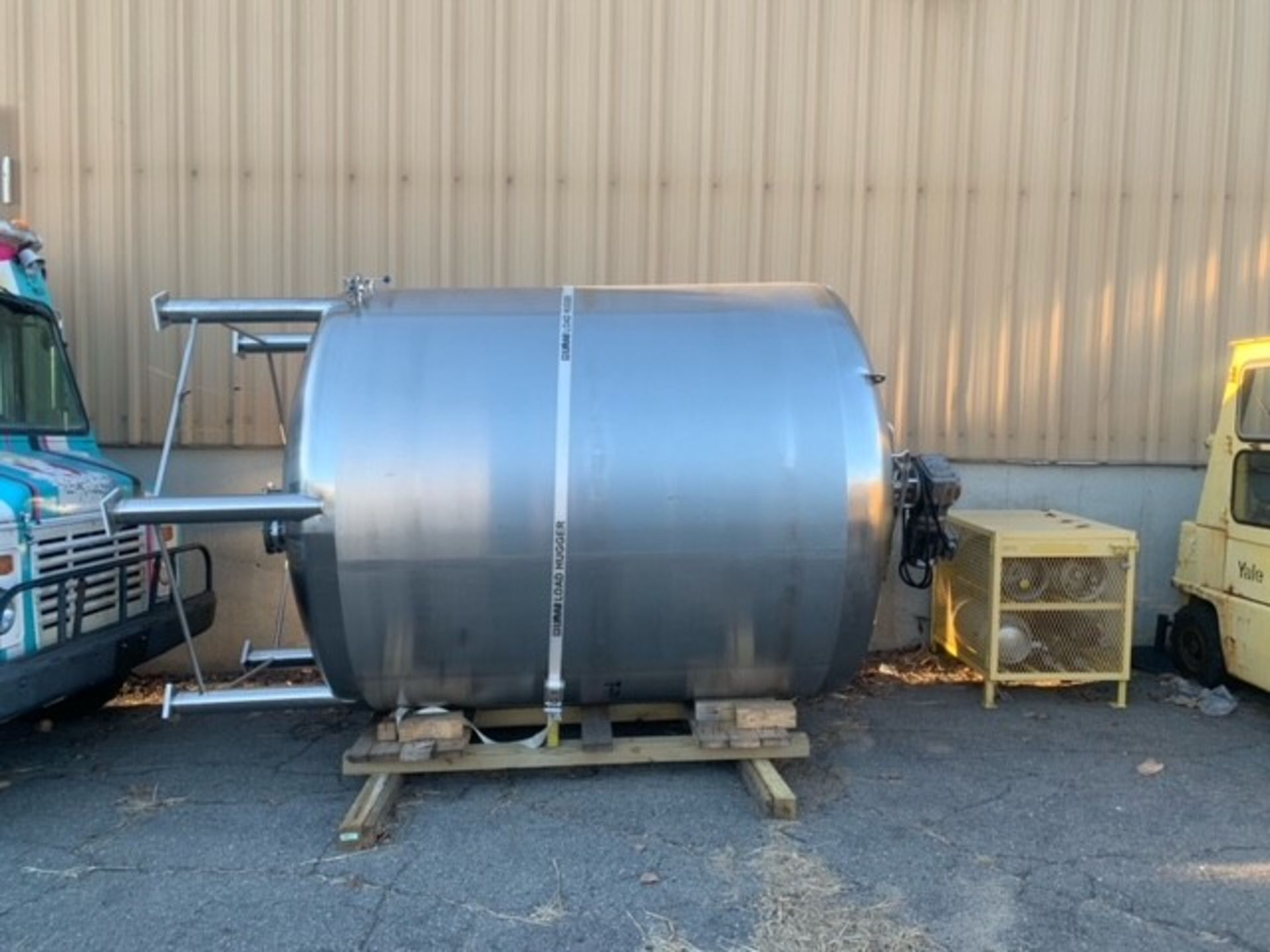 APV Crepaco 2,000 Gal. Capacity Single Wall S/S Dome-Top Tank, Model CCA, S/N K-2210 with Mixer - Image 10 of 10