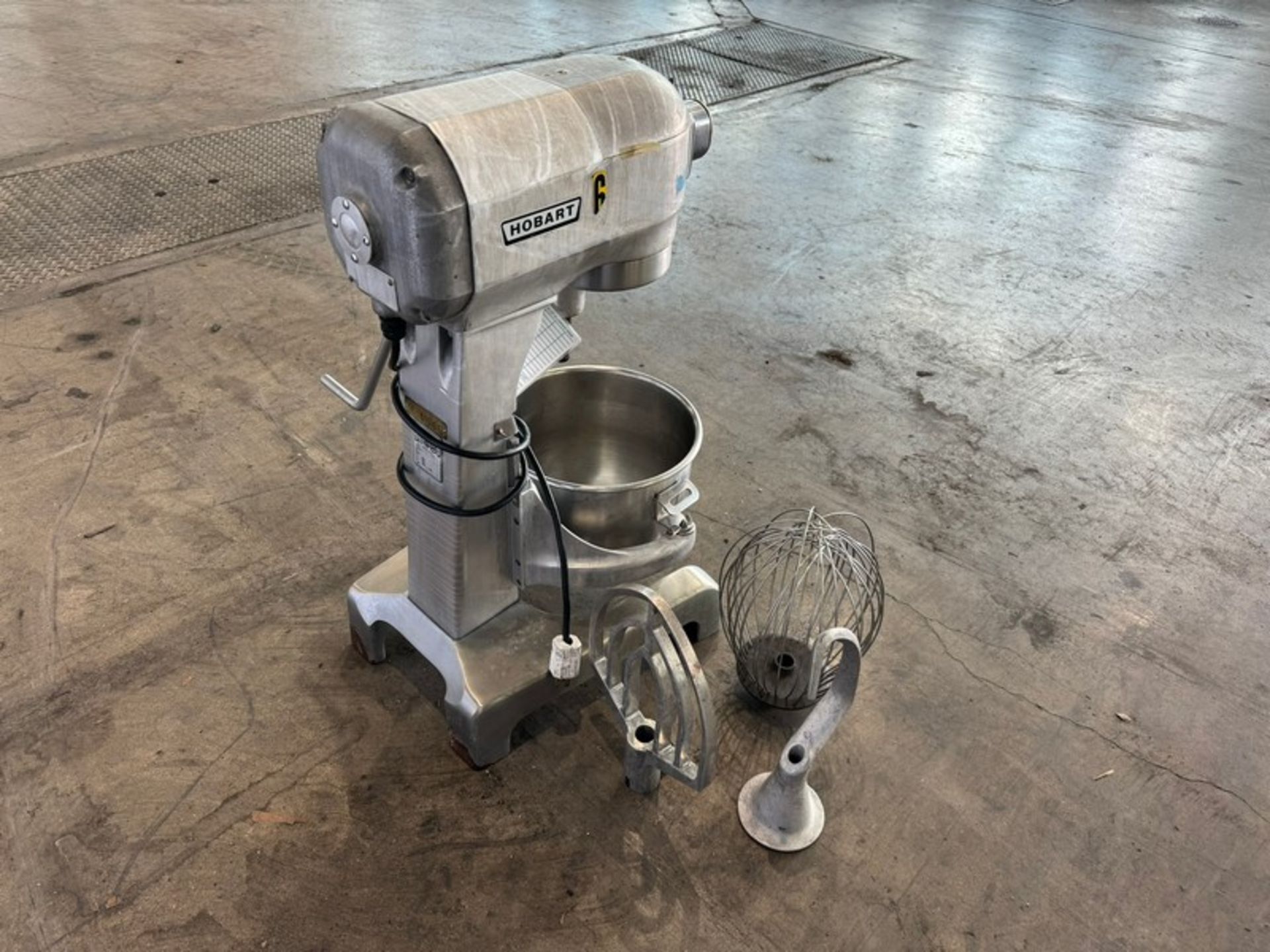 Hobart Mixer, M/N A-200DT, S/N 11-413-046, 115 Volts, 1725 RPM, with S/S Mixing Bowl, Whip, & - Image 5 of 6