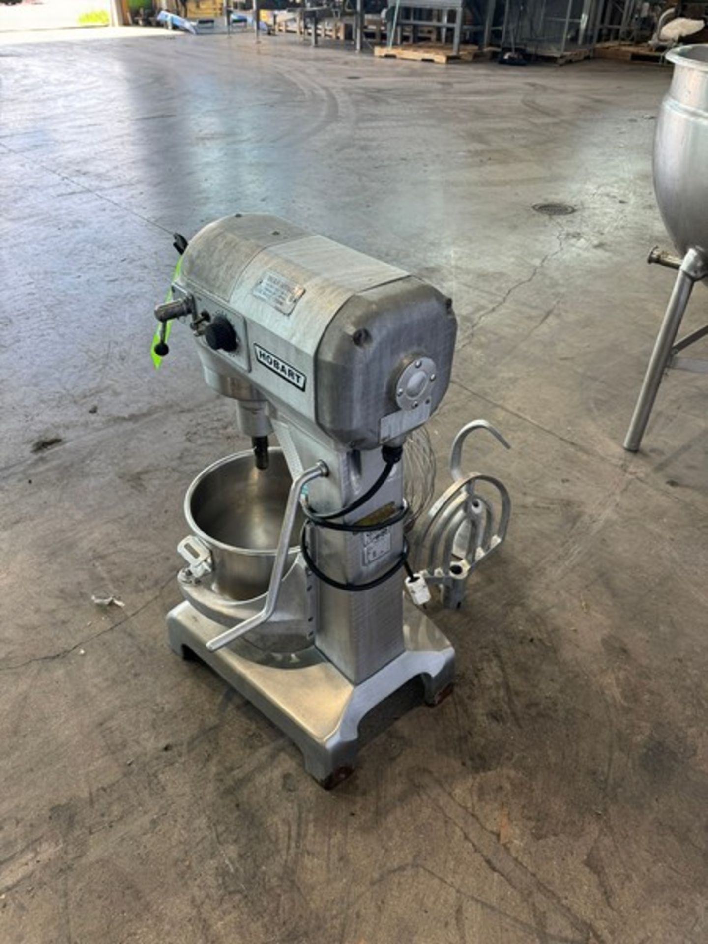 Hobart Mixer, M/N A-200DT, S/N 11-413-046, 115 Volts, 1725 RPM, with S/S Mixing Bowl, Whip, & - Image 4 of 6