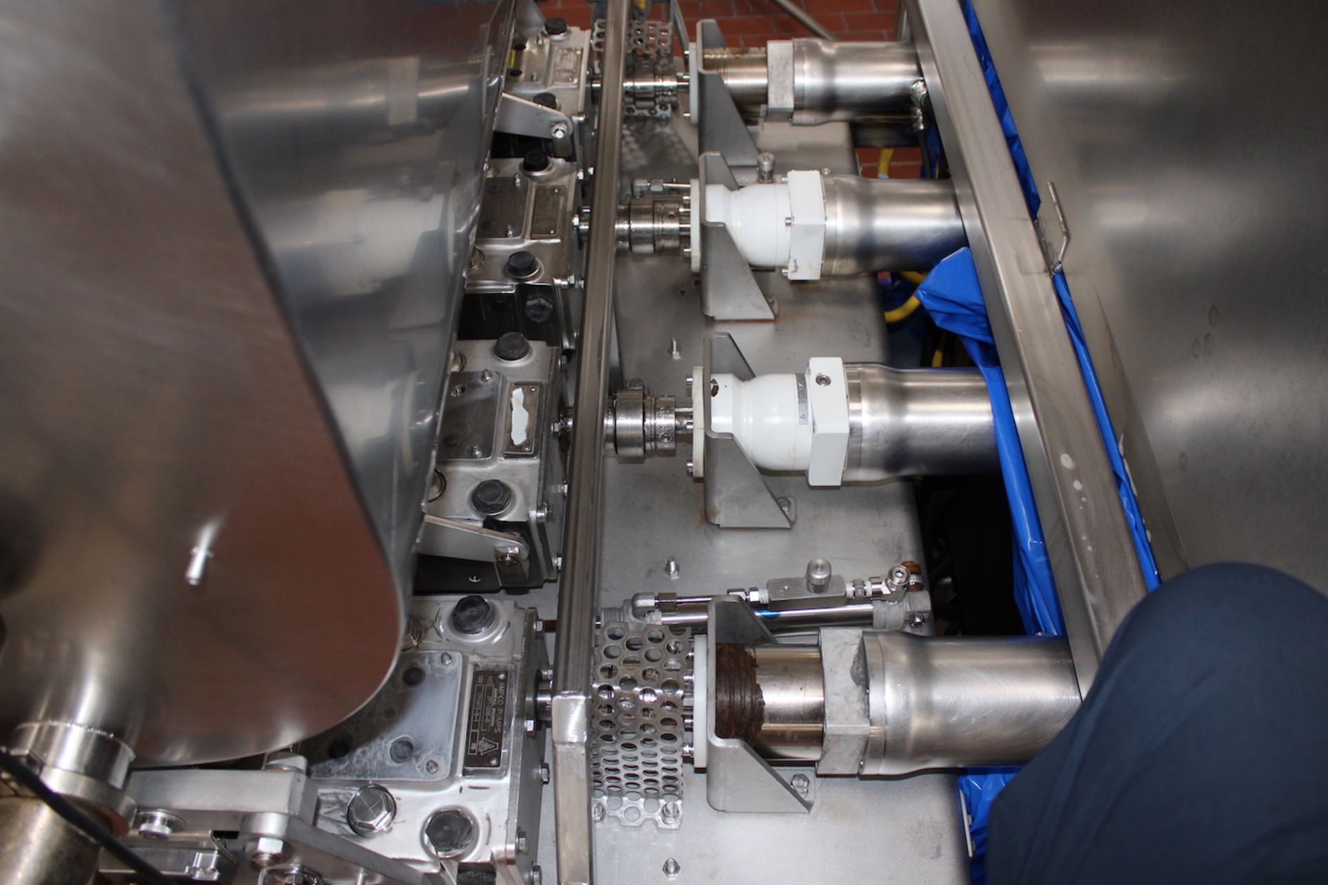 HINDS-BOCK 4-HEAD DEPOSITOR / FILLER, WITH (4) AMPCO POSITIVE DISPLACEMENT PUMPS, MODEL 030 - Image 5 of 6