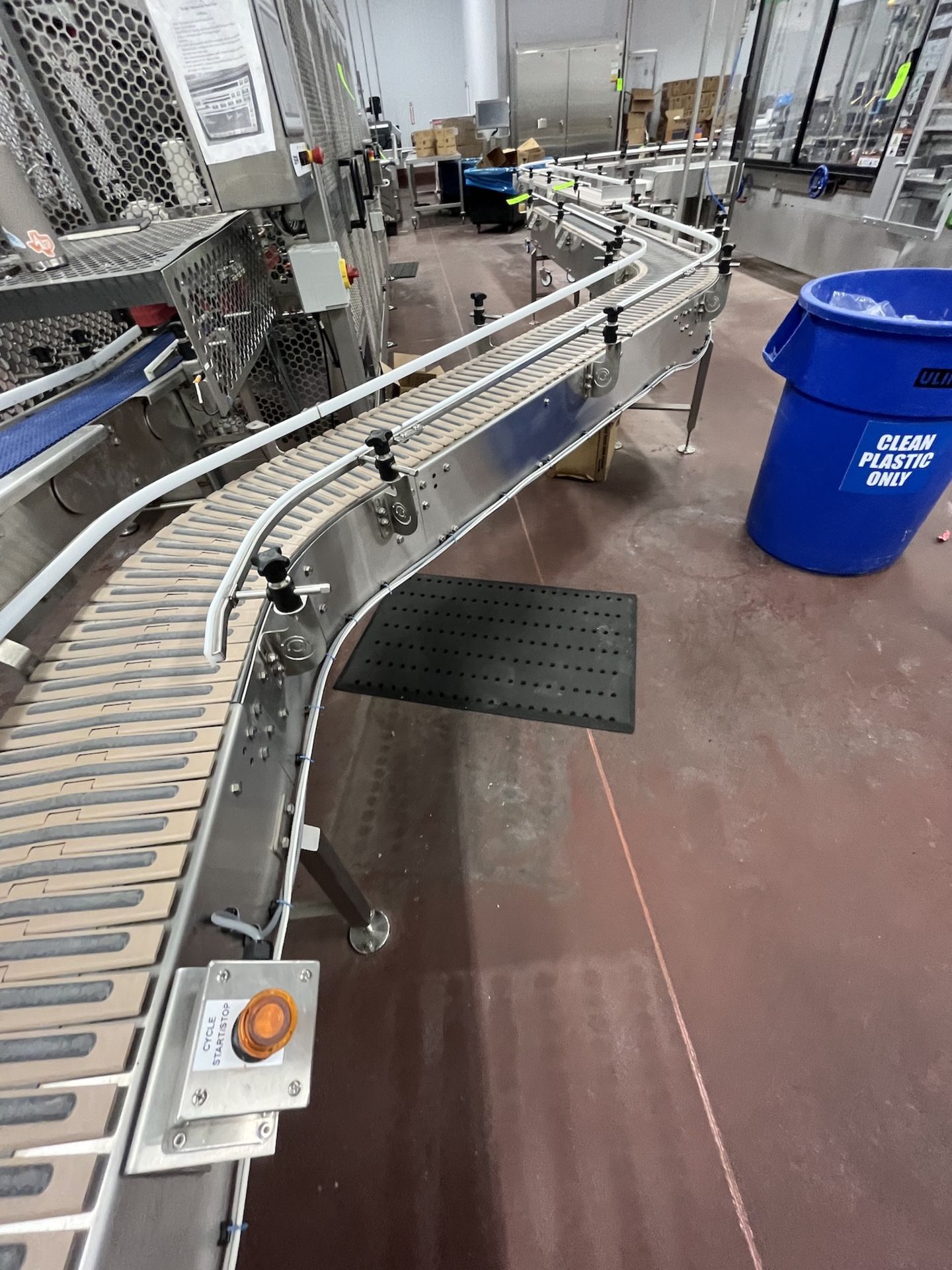 CASE CONVEYOR, APPROX. 425 IN. L X 12 IN. W - Image 3 of 7