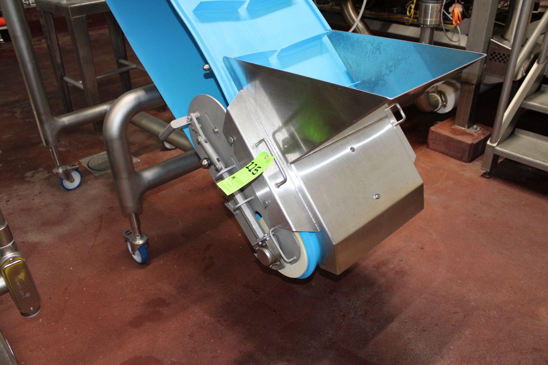 PORTABLE CLEATED INCLINE CONVEYOR, APPROX. DIMS: 108 IN. L X 22 IN. W X 92 IN. H, APPROX. 2 IN. - Image 4 of 9