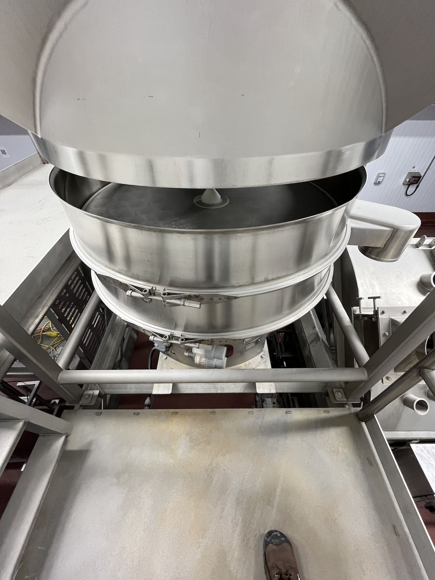 SWECO ROUND SEPARATOR WITH FLEXICON HOPPER - Image 10 of 17