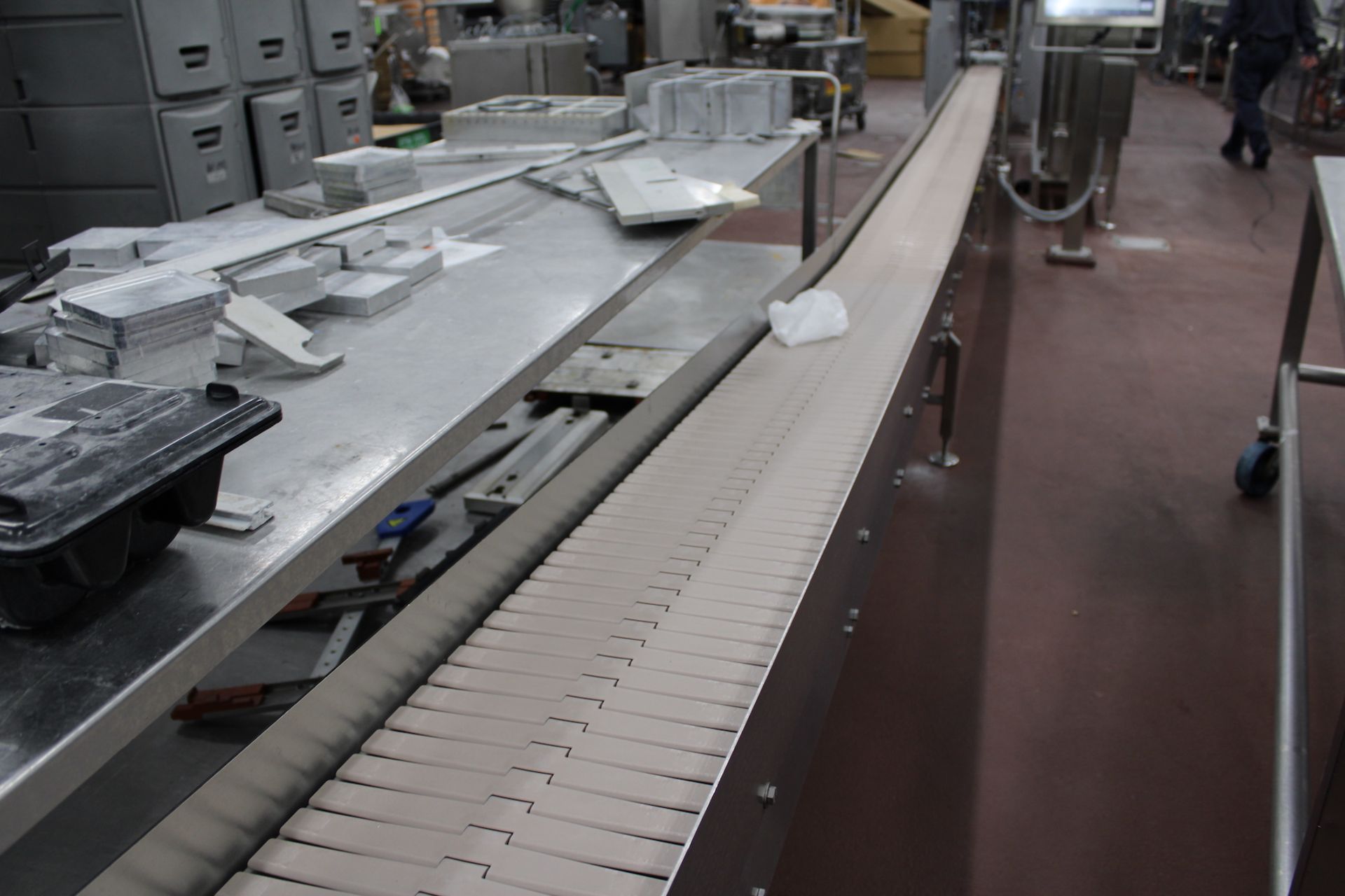 BOSTON CONVEYORS AND AUTOMATION CASE CONVEYOR, APPROX. 470 IN. L X 14 IN W BELT, INCLUDES SWITCH - Image 4 of 6