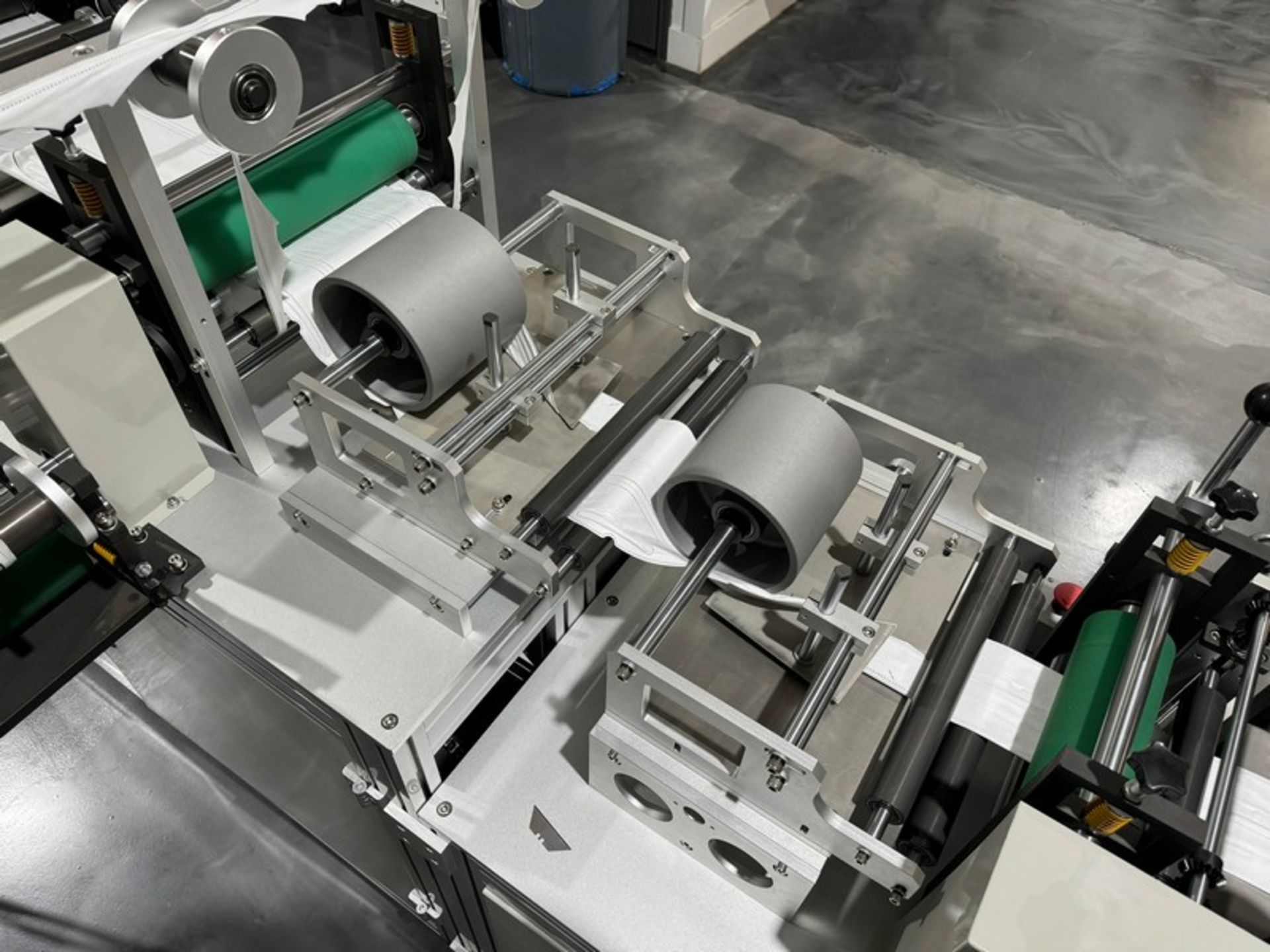 2022 KYD Automatic 6,000 Units Per Hour Mask Manufacturing Line, Includes Unwinding Station, Rolling - Bild 14 aus 30
