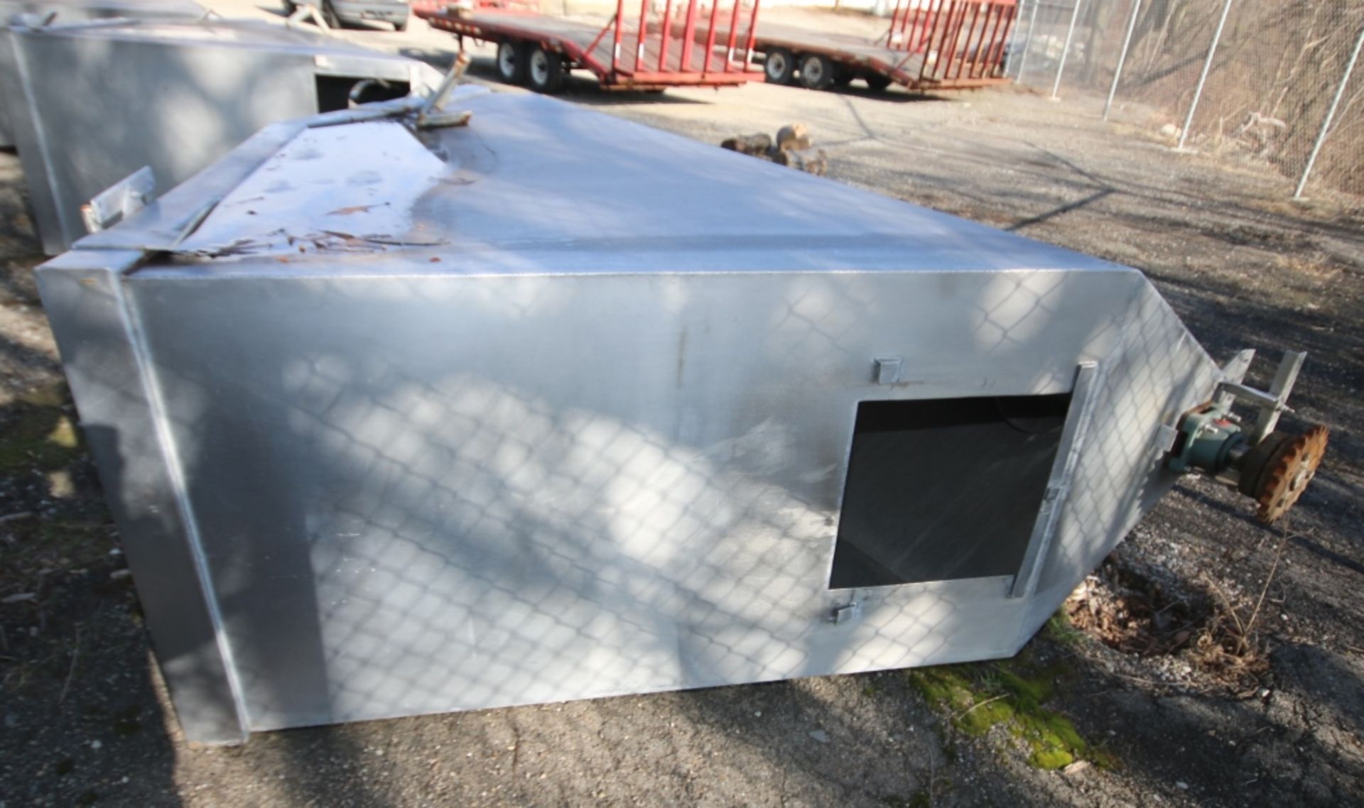 Aprox. 8 ft L x 37" W x 90" H S/S Auger Box with 12" S/S Auger (INV#77749)(Located @ the MDG - Image 4 of 4
