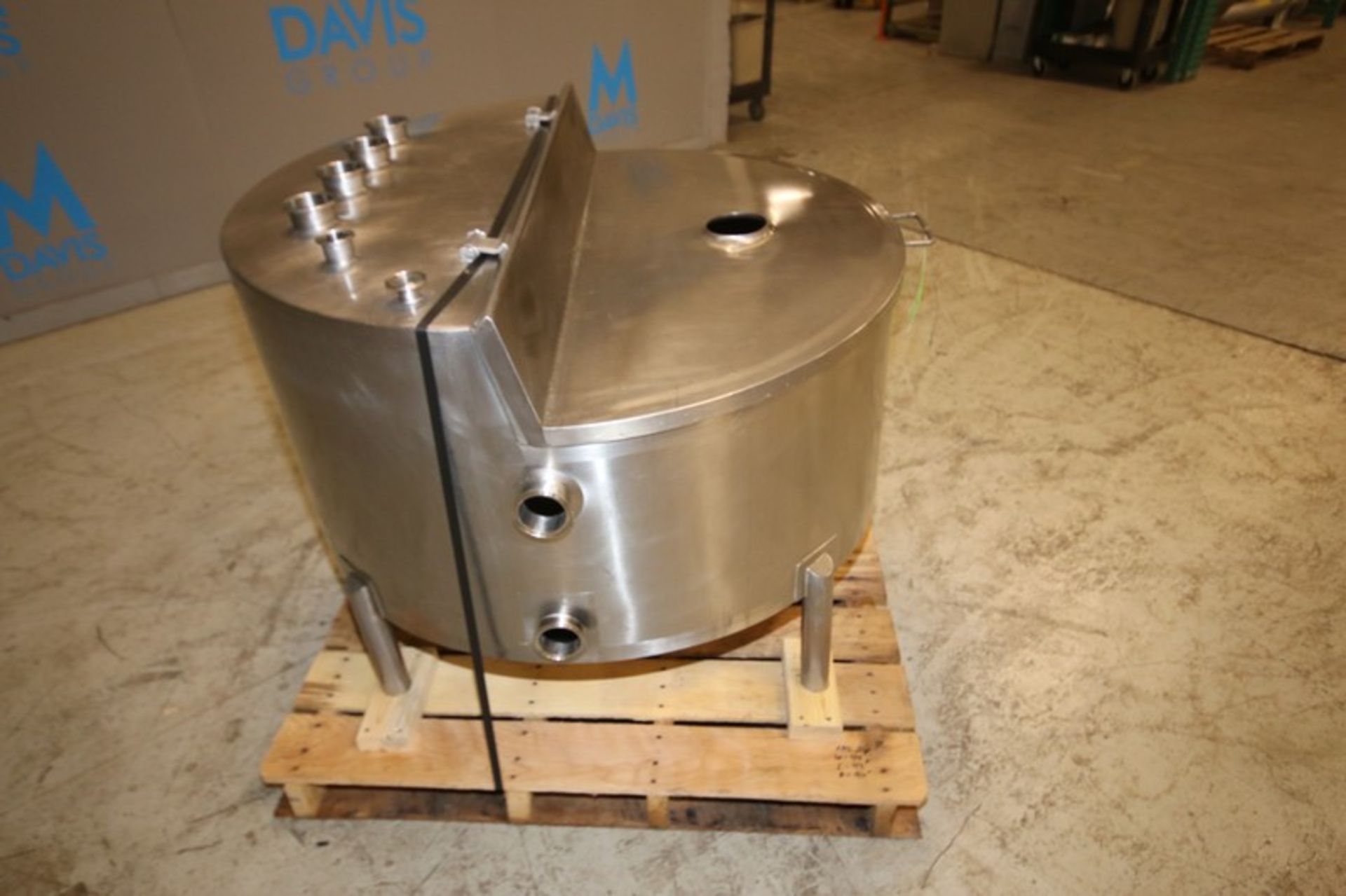 Aprox. 100 Gallon S/S Balance Tank, with Hinged Lid, (6) 1.5", 2.5" CT Top Connections, (3) 2.5" & - Image 7 of 7