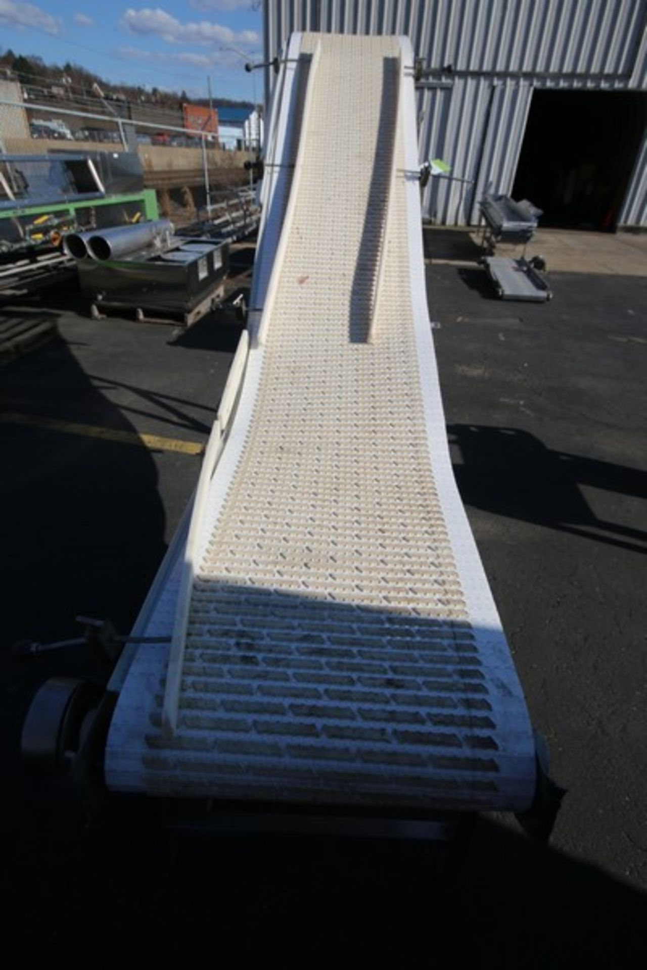 Laughlin Corp. 12' L S/S Inclined Power Belt Conveyor, 31" to 79" H, with 23.5" W Rex Type Plastic - Image 2 of 6
