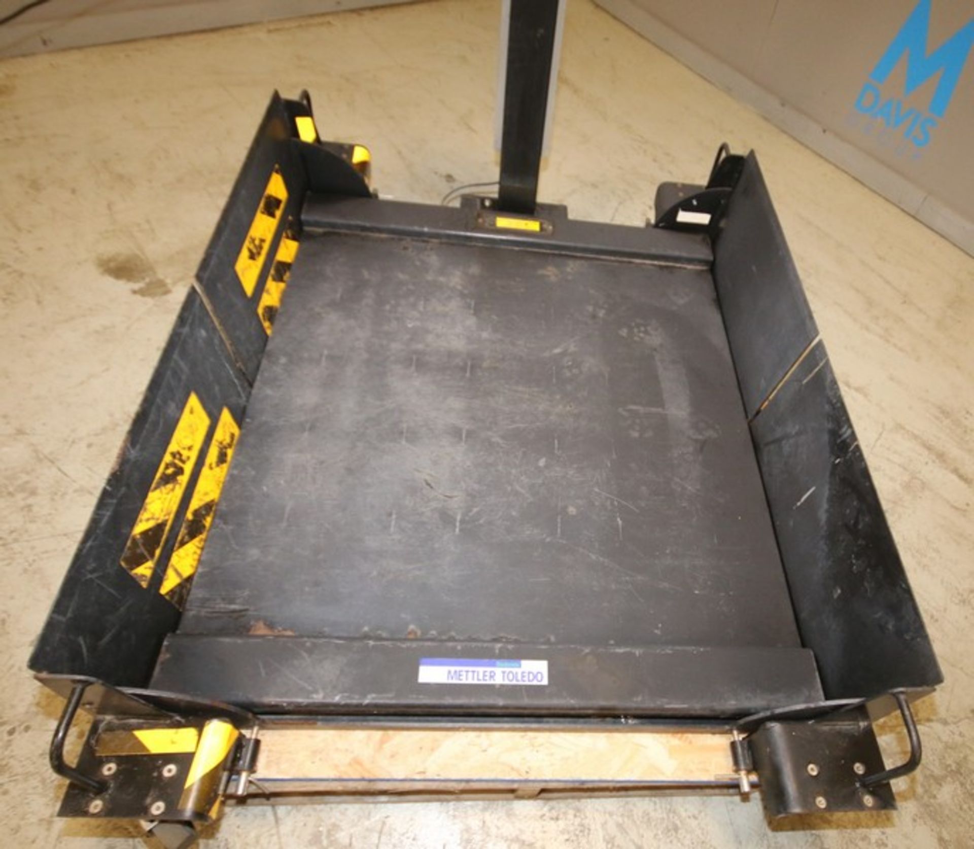 Mettler Toledo Portable Digital Platform Scale, Model IND560 Harsh, SN 0097899-6HK, with 42" x 42" - Image 2 of 5