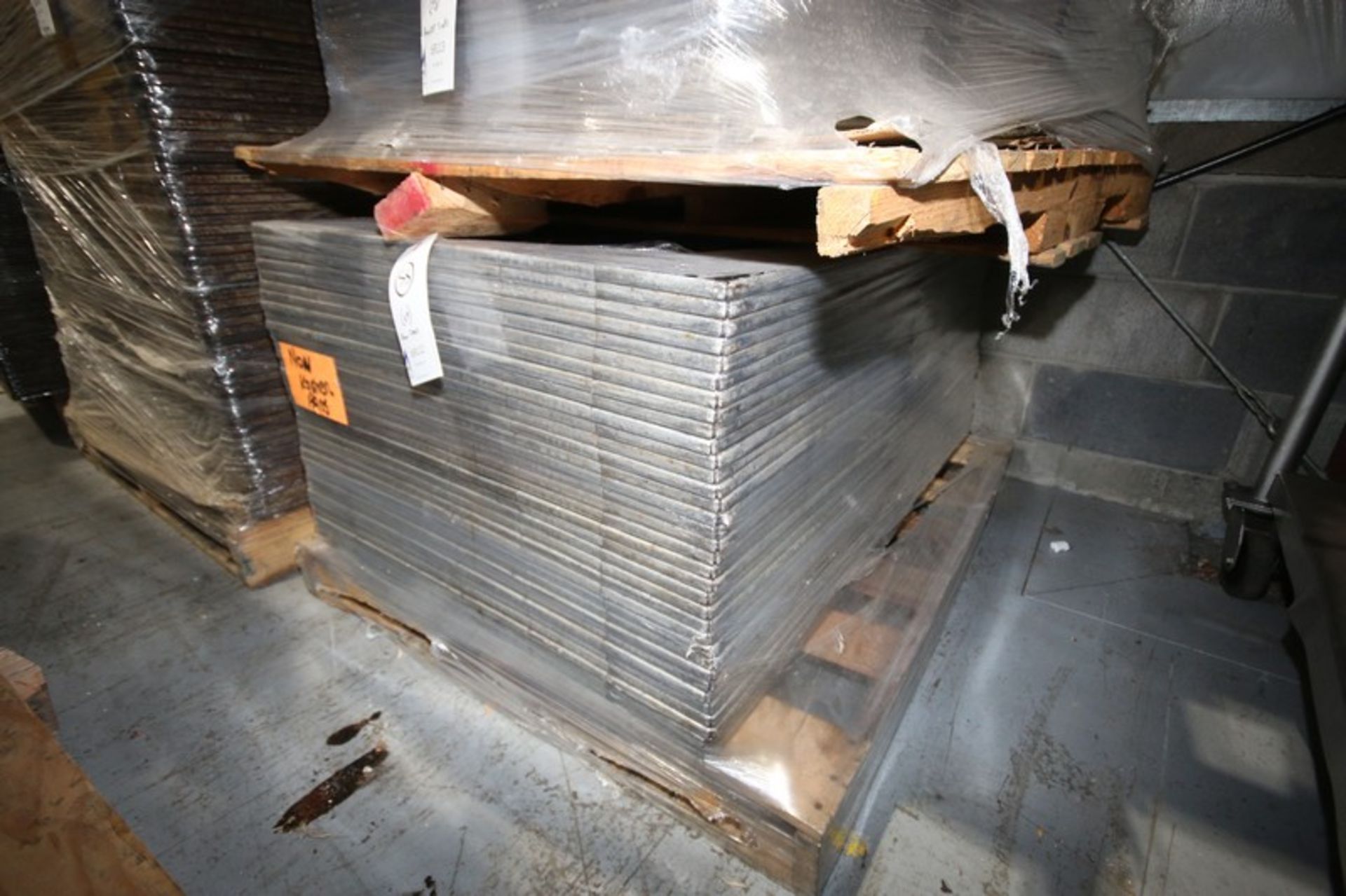 Lot of 69 Bun Trays, (INV# 69112) (Rigging, Loading, & Site Management Fee: $50) - Image 2 of 2