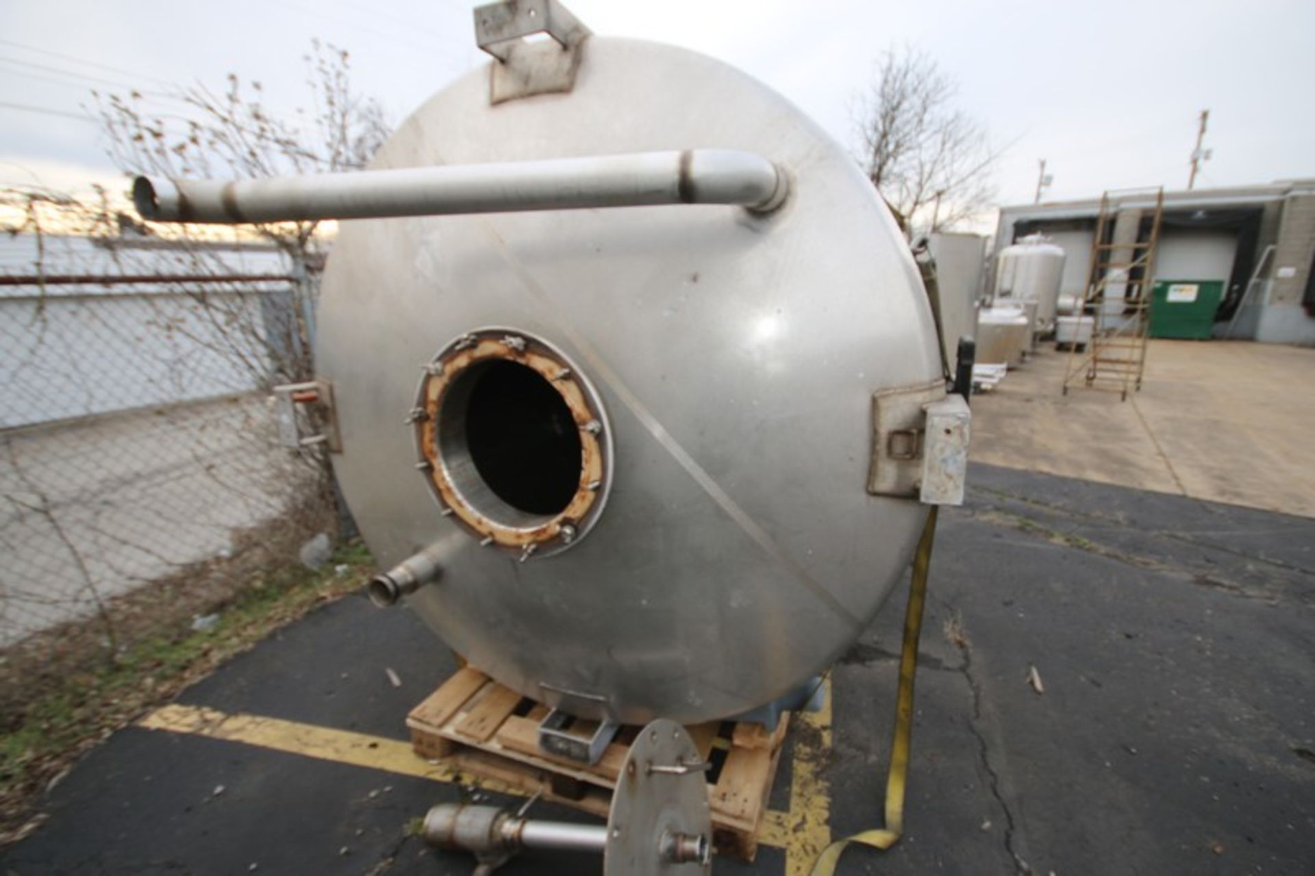 Custom Metalcraft Aprox. 1,700 Gallon Dome Top Dome Bottom S/S Tank, S/N 3639-1, Single Wall, with - Bild 3 aus 12
