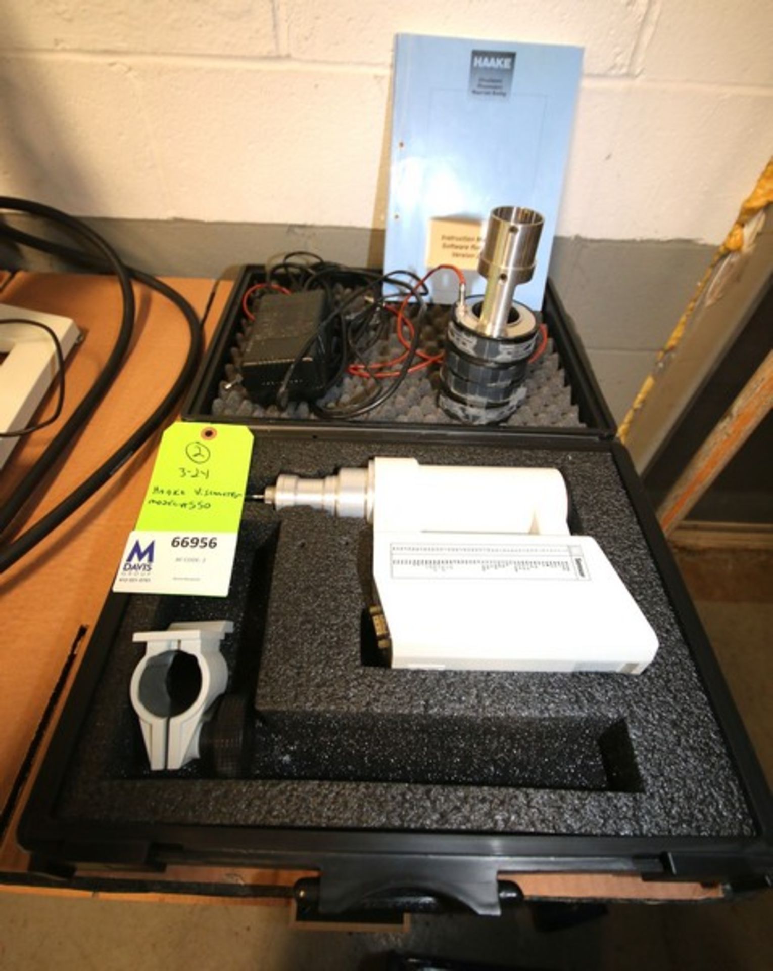 Haake VT550 Viscometer, Type 002-7026, SN 198000072/005 with Case, Heat Chamber & Manual (INV#66956)
