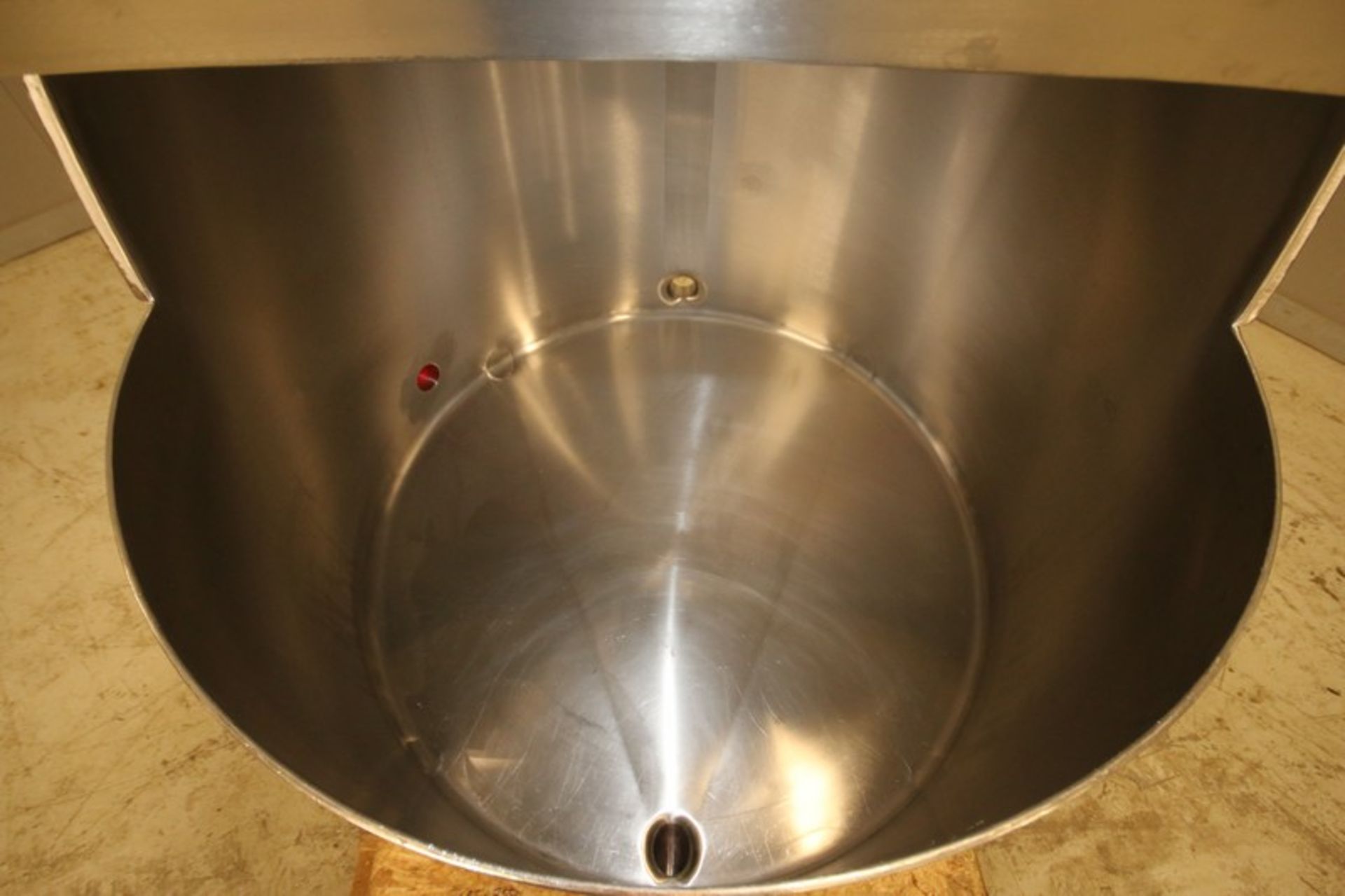 Sani Fab 95 Gallon S/S Balance Tank, Model BTR-1C-95, SN 60529321, with Hinged Lid with (2) 2" CT - Image 2 of 7