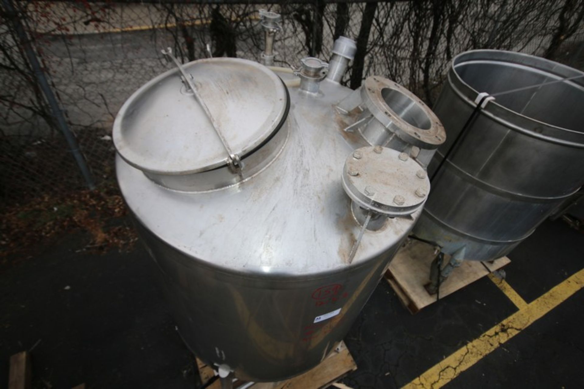 Aprox. 300 Gallon Dome Top, Dome Bottom Vertical S/S Tank with Top Hinged Man Door, Sprayball, - Image 3 of 7