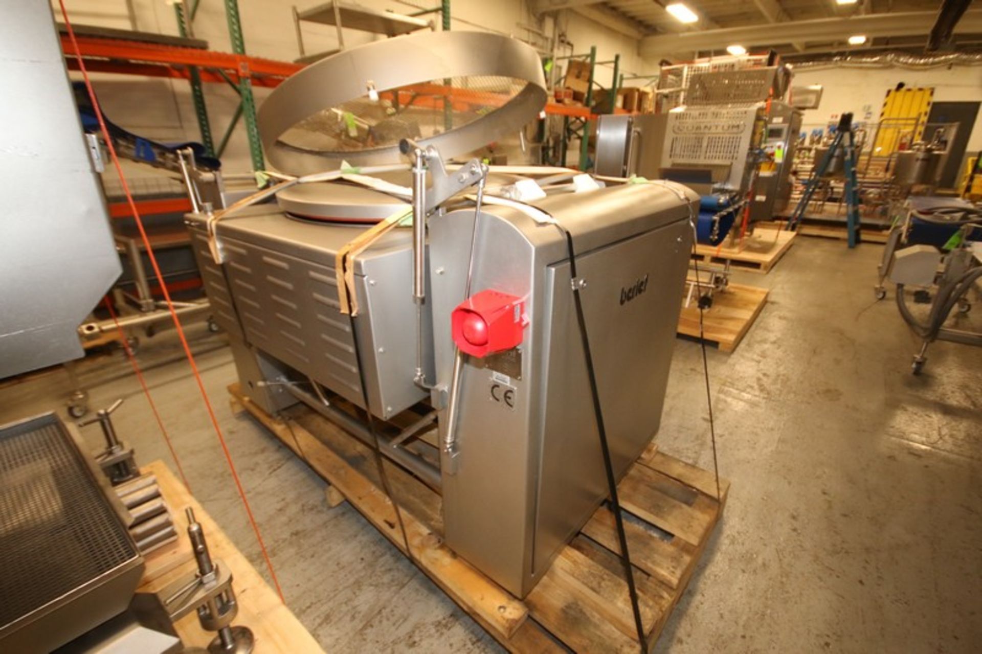 2013 Berief 150 Liter S/S Tilting Fryer Type Tiltable Frying Pan 150 Liter with Agitator, SN 08300. - Image 4 of 9