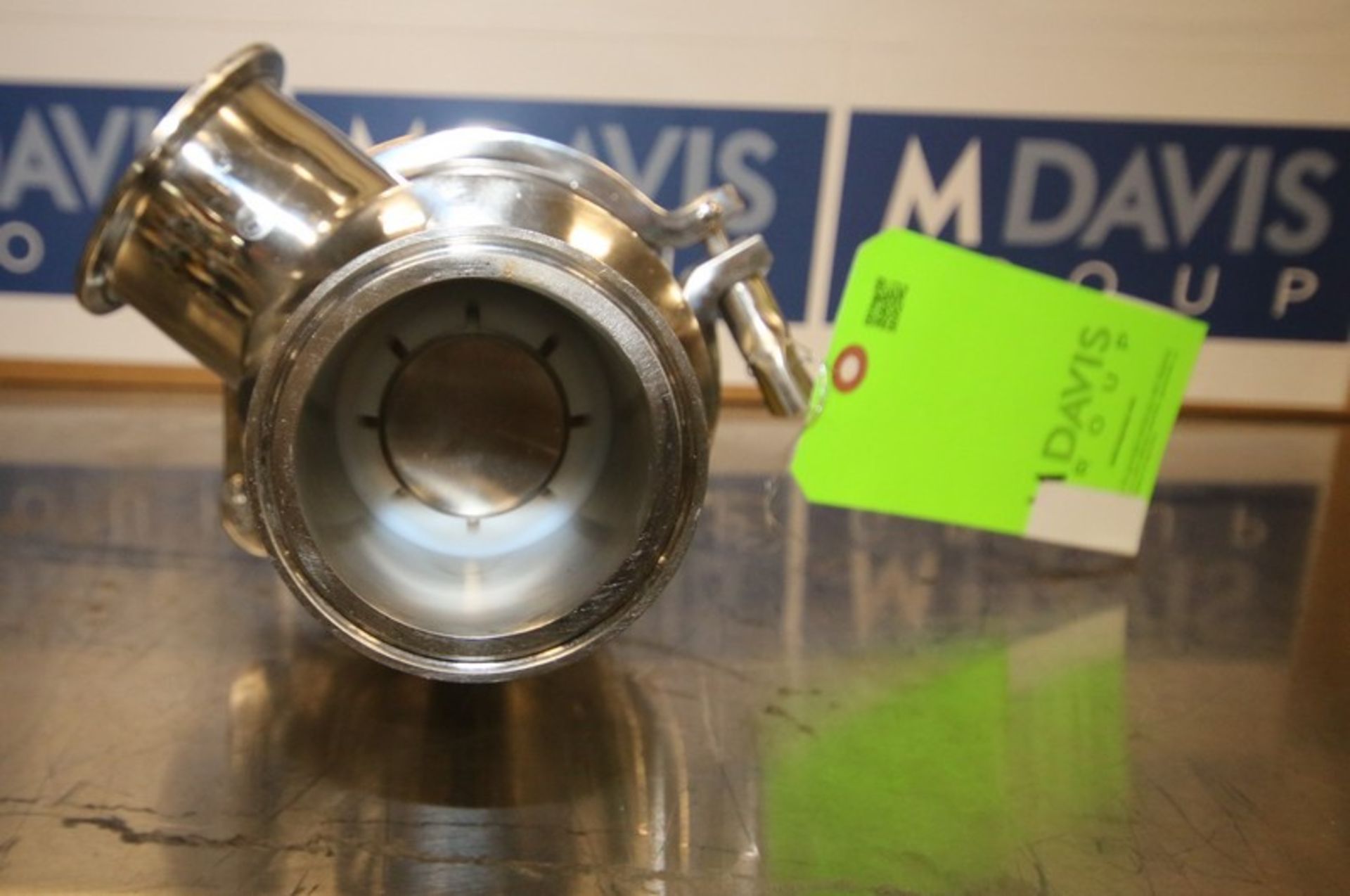 Tri Clover 2.5" 2-Way S/S Air Valve, Model 761, Clamp Type, with Think Top (INV#66941) (Located @ - Bild 3 aus 4