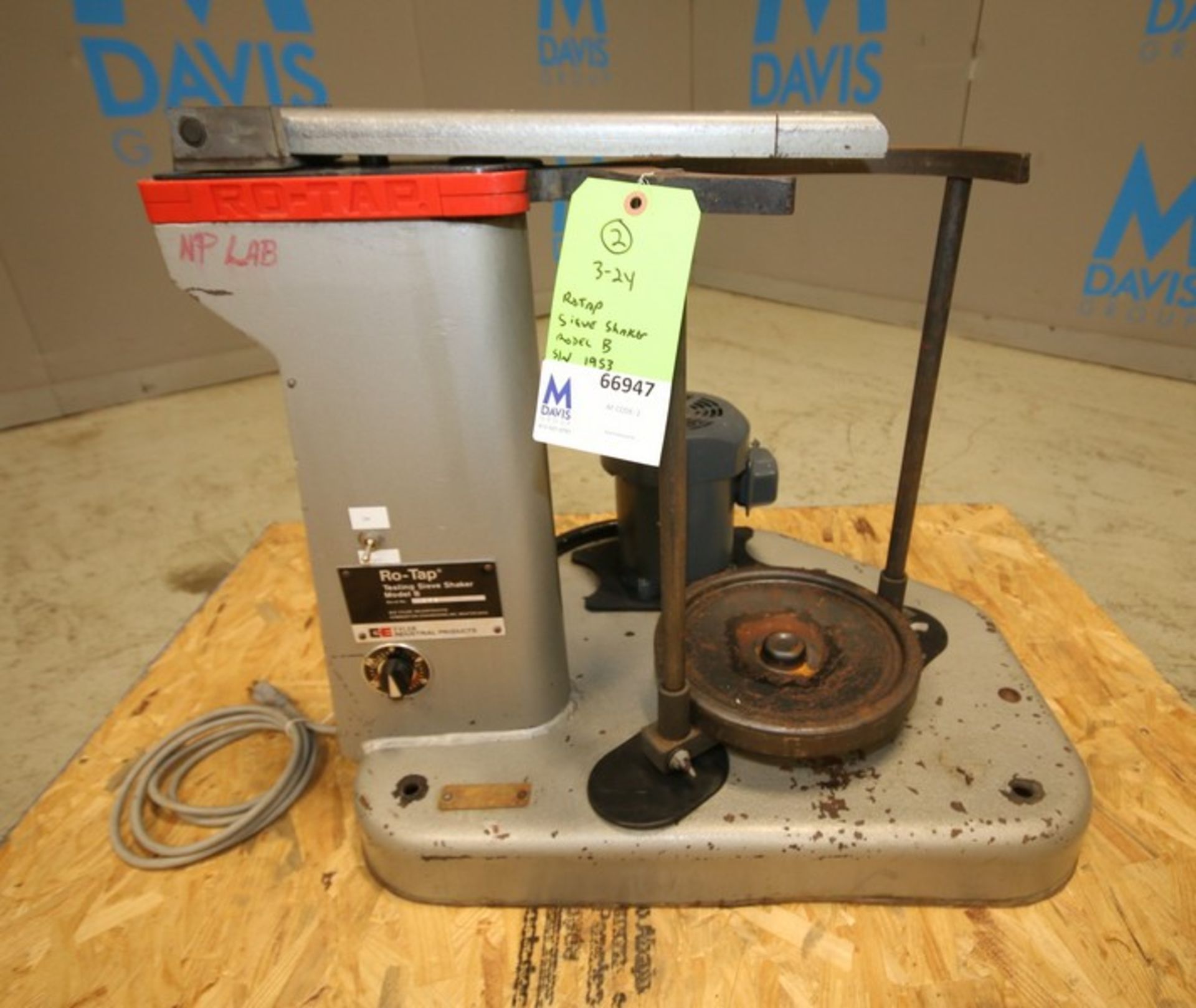 W.S. Tyler Ro-Tap Sieve Shaker, Model B, SN 1953, 110V (INV#66947) (Located @ the MDG Auction - Image 2 of 6