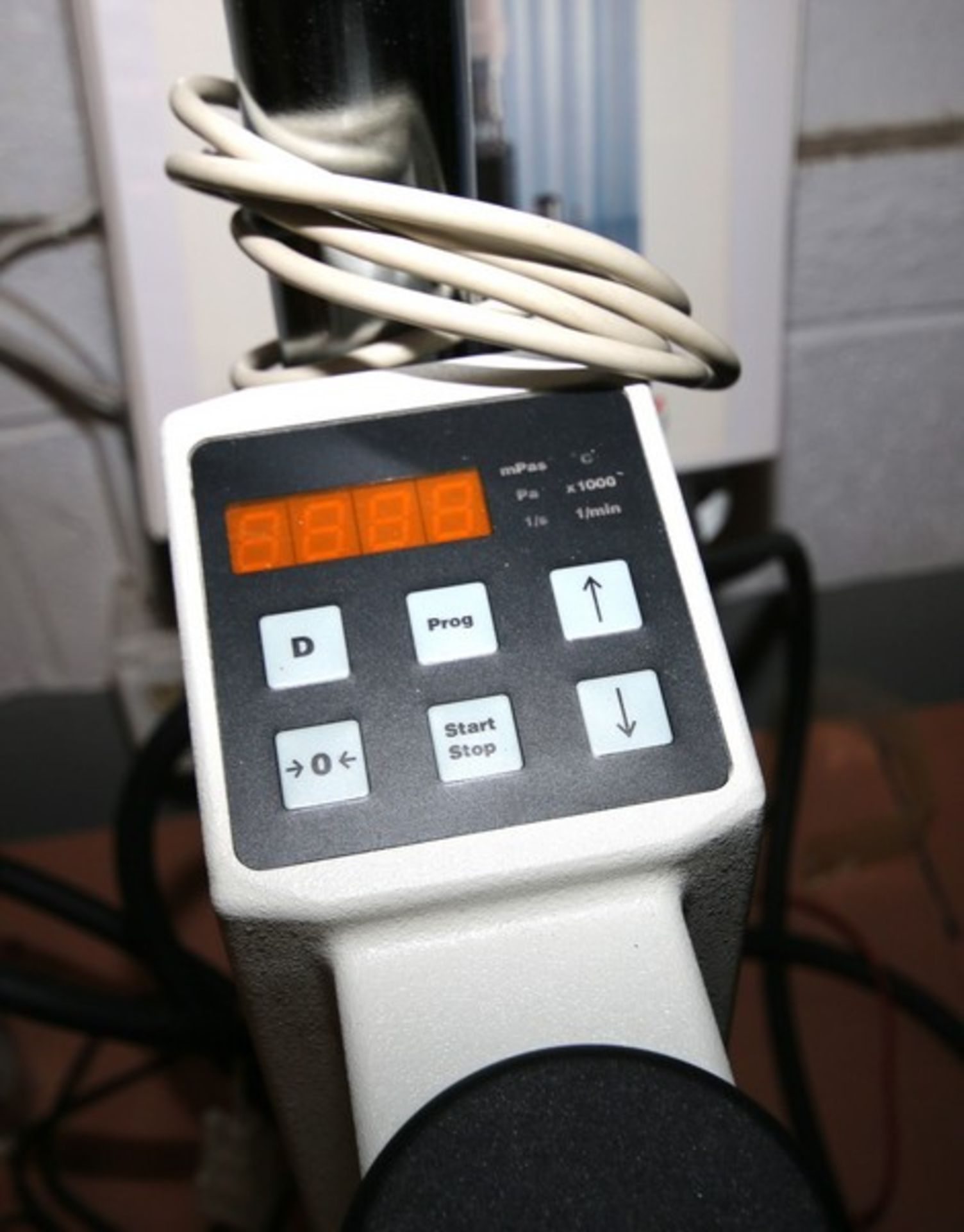 Haake Viscotester, Model 550 Type 002-7026 1 08003704 007, with Heating Chamber Mounted on Stand - Image 4 of 7