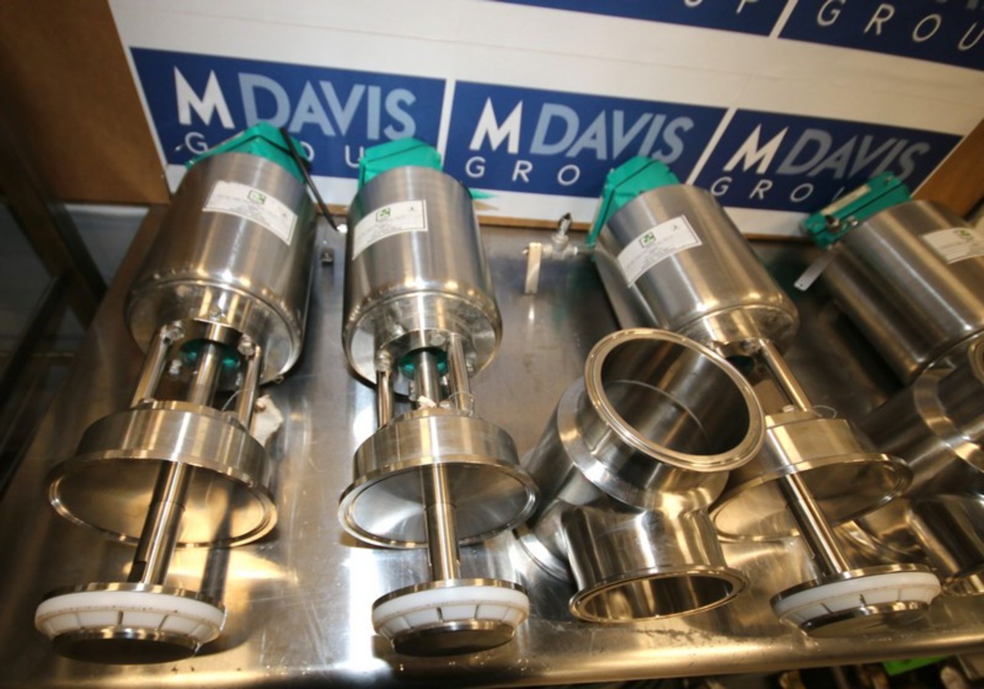 Lot of (4) Tri Clover 4" 2-Way S/S Air Valves, Model 761TR-10M-19S-4-316L-32-5, SN 35182-05, - Image 4 of 8