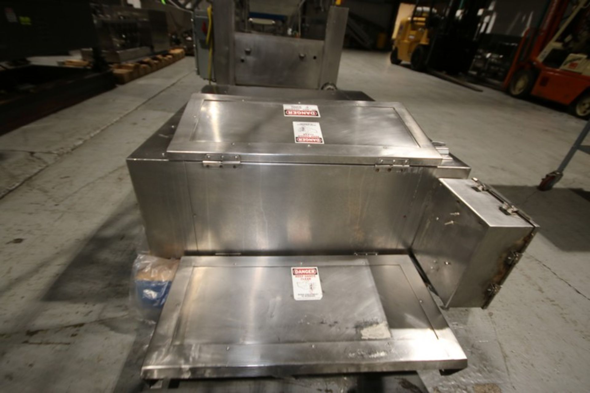 Moline 23-1/2" W S/S Guillotine, with Aprox. 24-1/2" L x 8-1/2" W Cutting Table, Mounted on S/S - Image 6 of 7