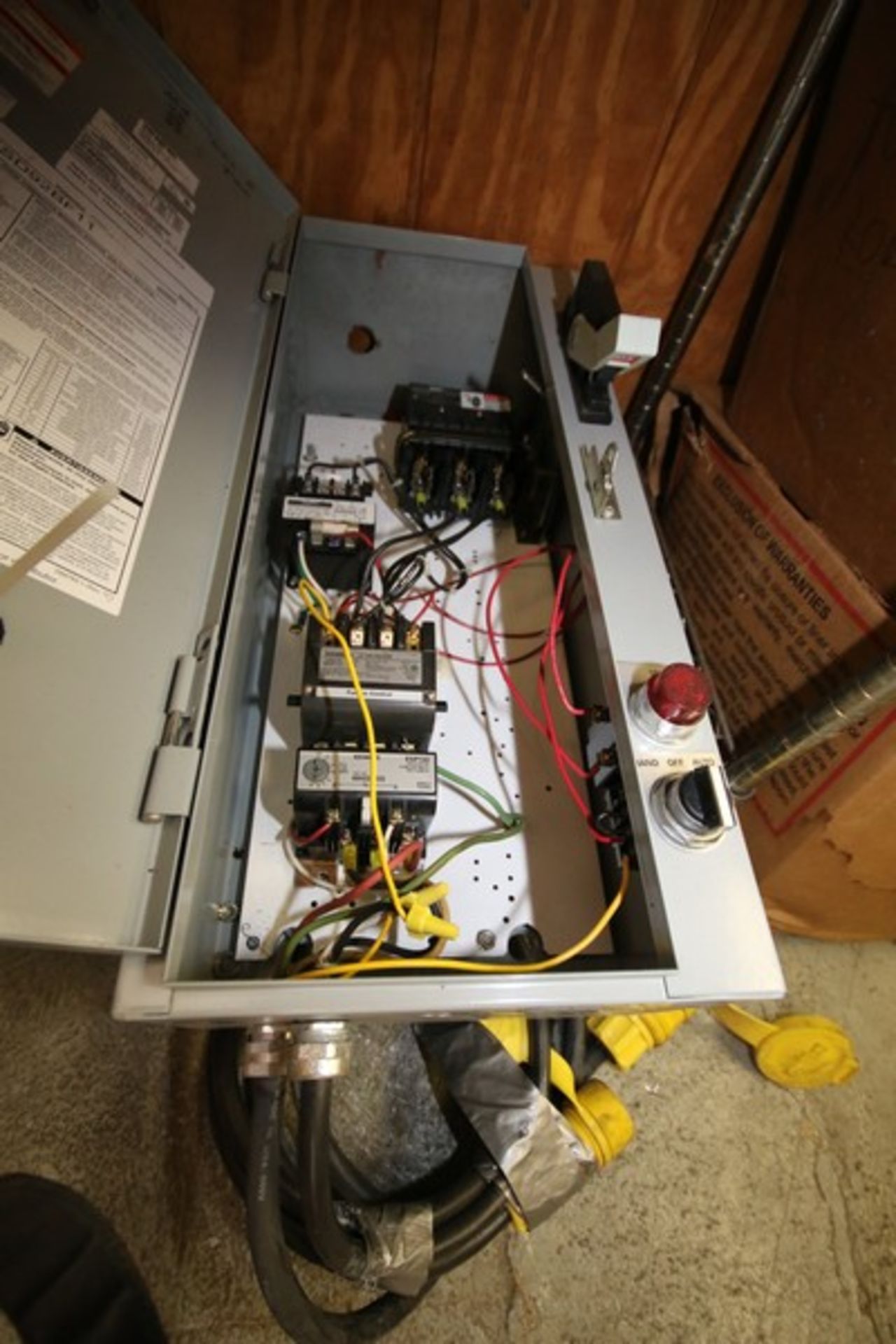 Assortment of Electrical on Rack Includes Starter Control Box with Siemens 3/5 hp Starter Cat. No. - Image 3 of 6
