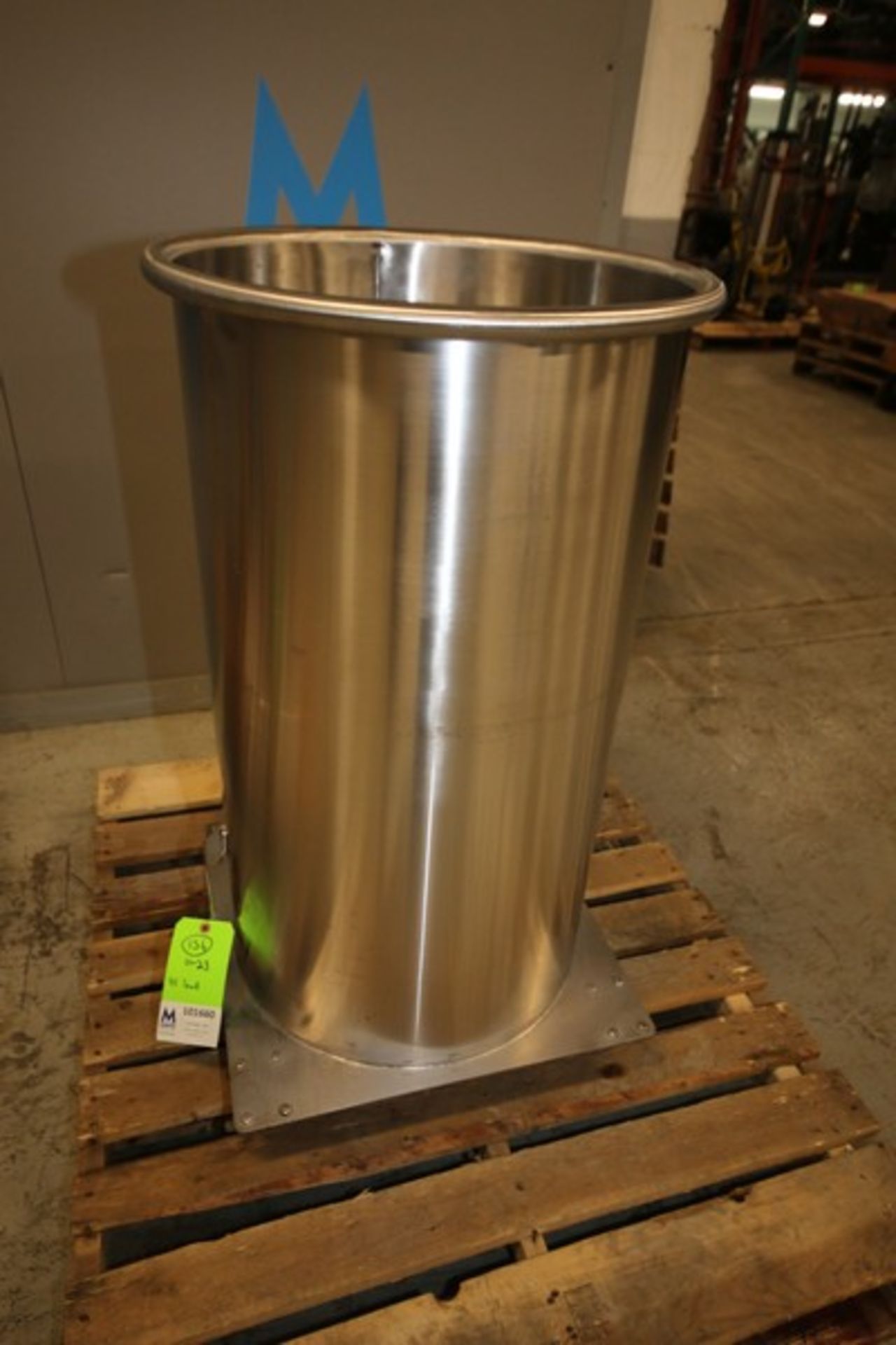 Aprox. 20" W x 35" H Portable S/S Tank (INV#101660) (Located @ the MDG Auction Showroom in Pgh., PA)