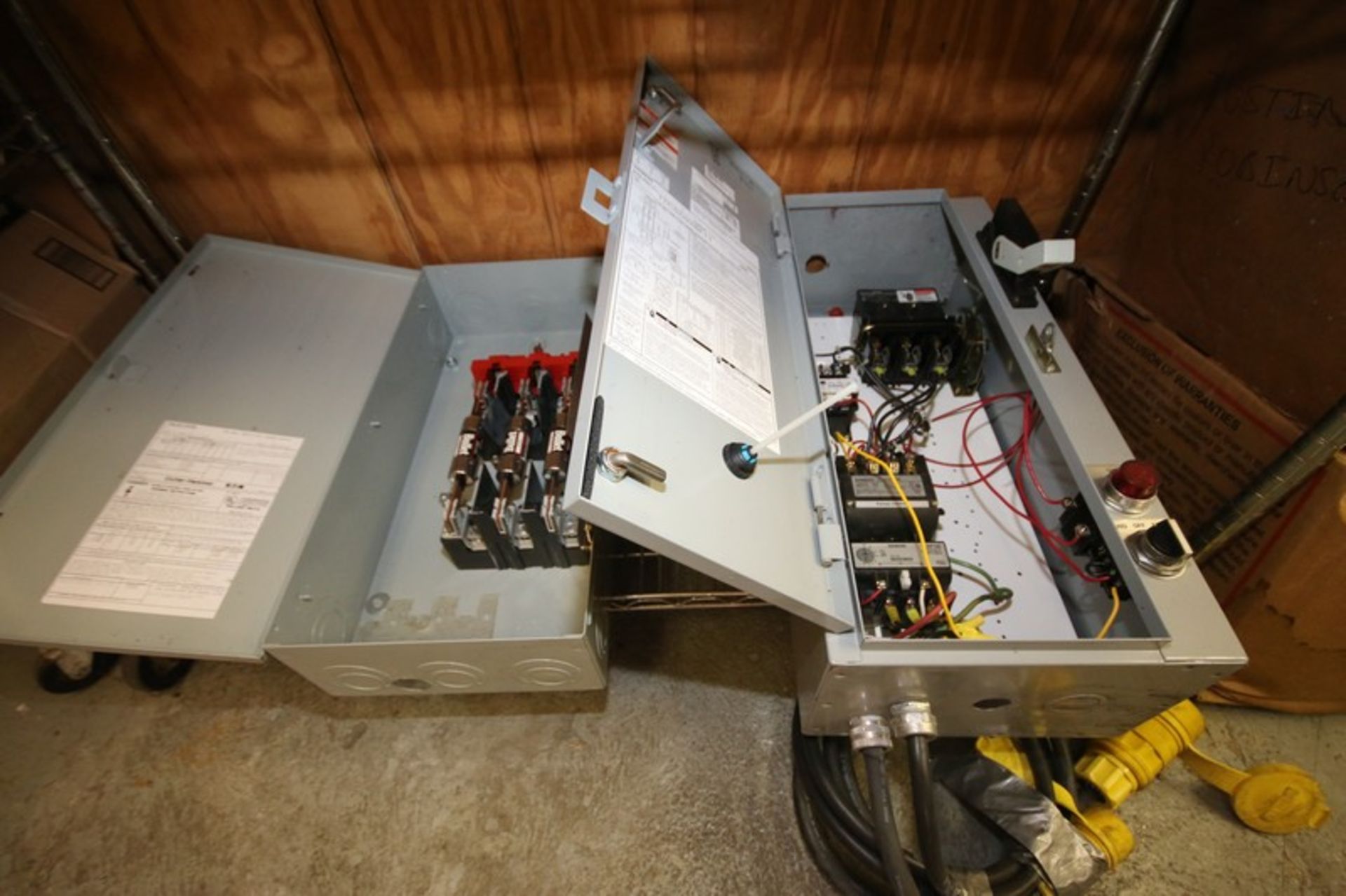 Assortment of Electrical on Rack Includes Starter Control Box with Siemens 3/5 hp Starter Cat. No. - Image 2 of 6